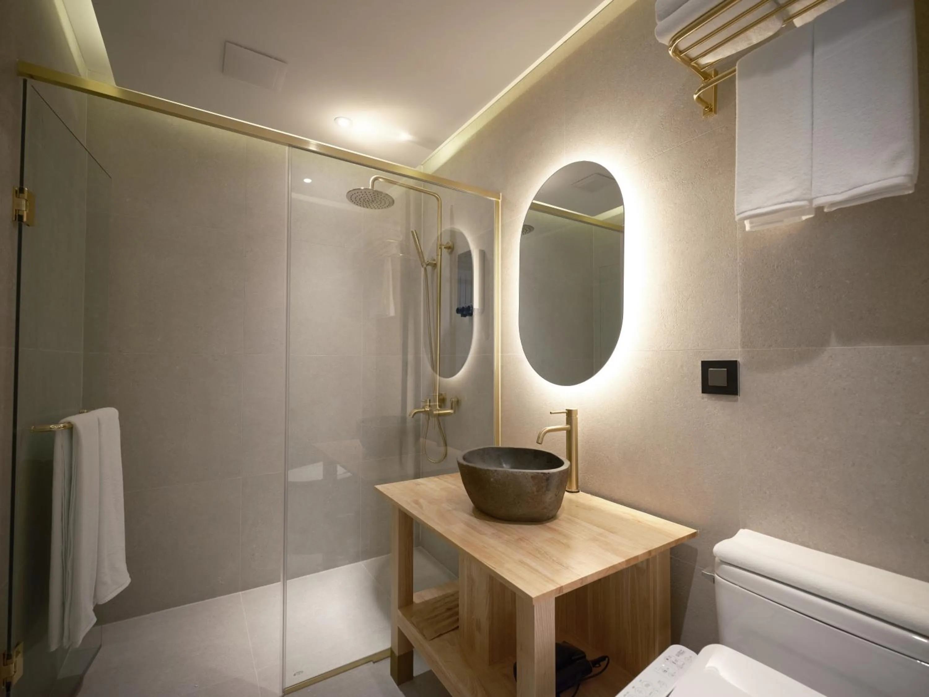 Toilet in UH Suite The Seoul