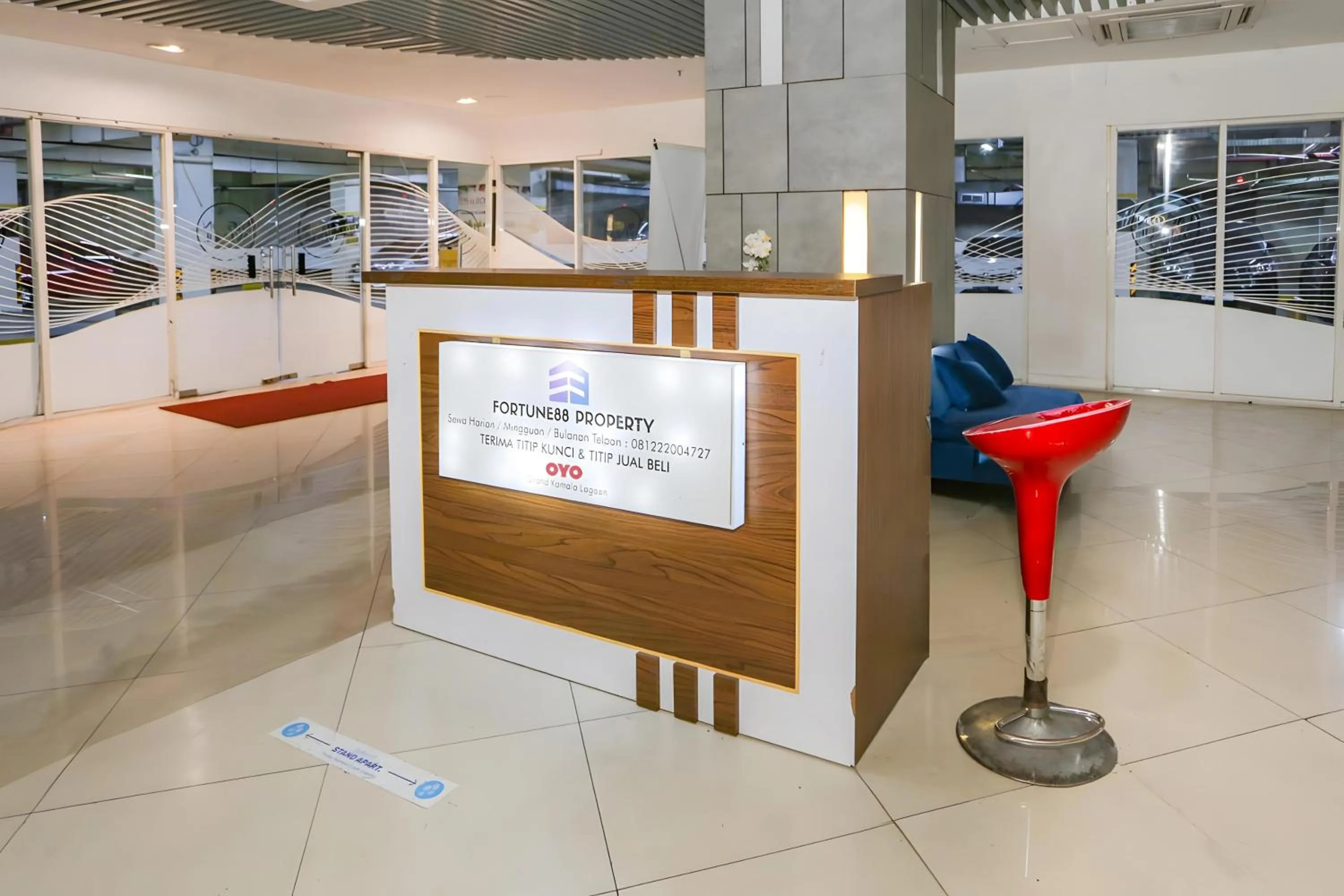 Lobby or reception in Collection O Fortune 88 Kamala Lagoon Reception at Indomaret and White Forest