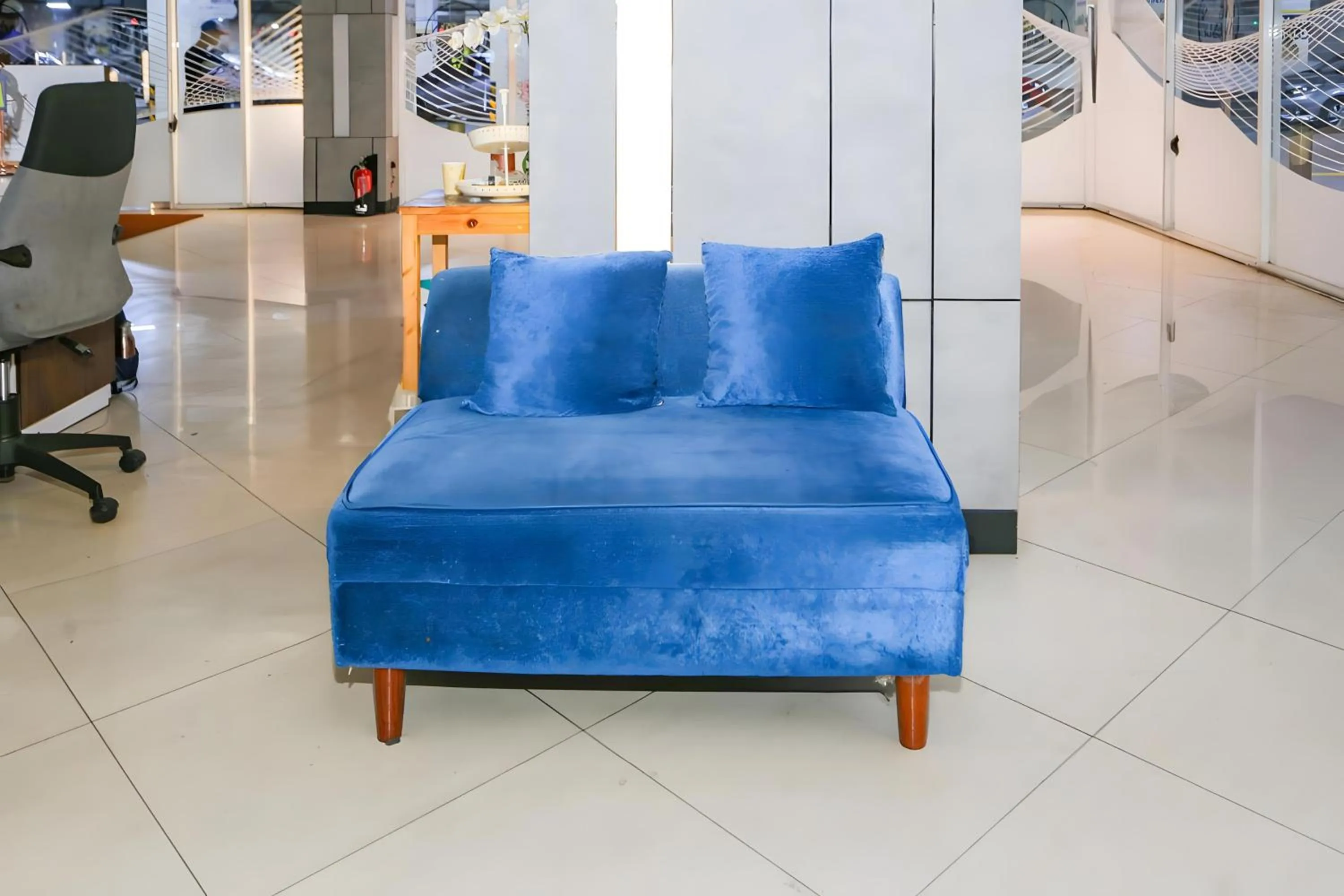 Lobby or reception in Collection O Fortune 88 Kamala Lagoon Reception at Indomaret and White Forest