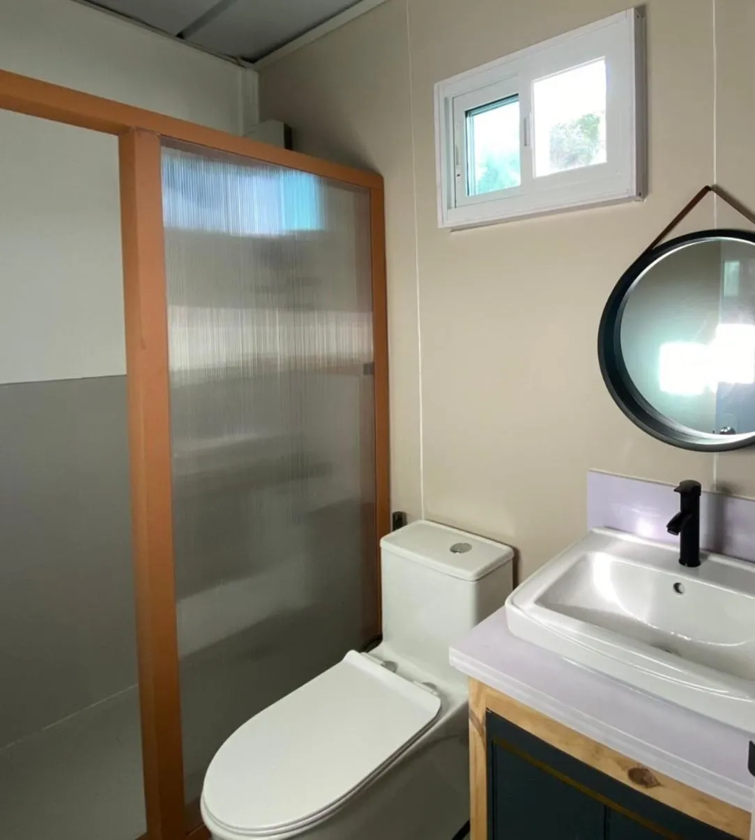 Shower in Chalaroste Place by SMS Hospitality