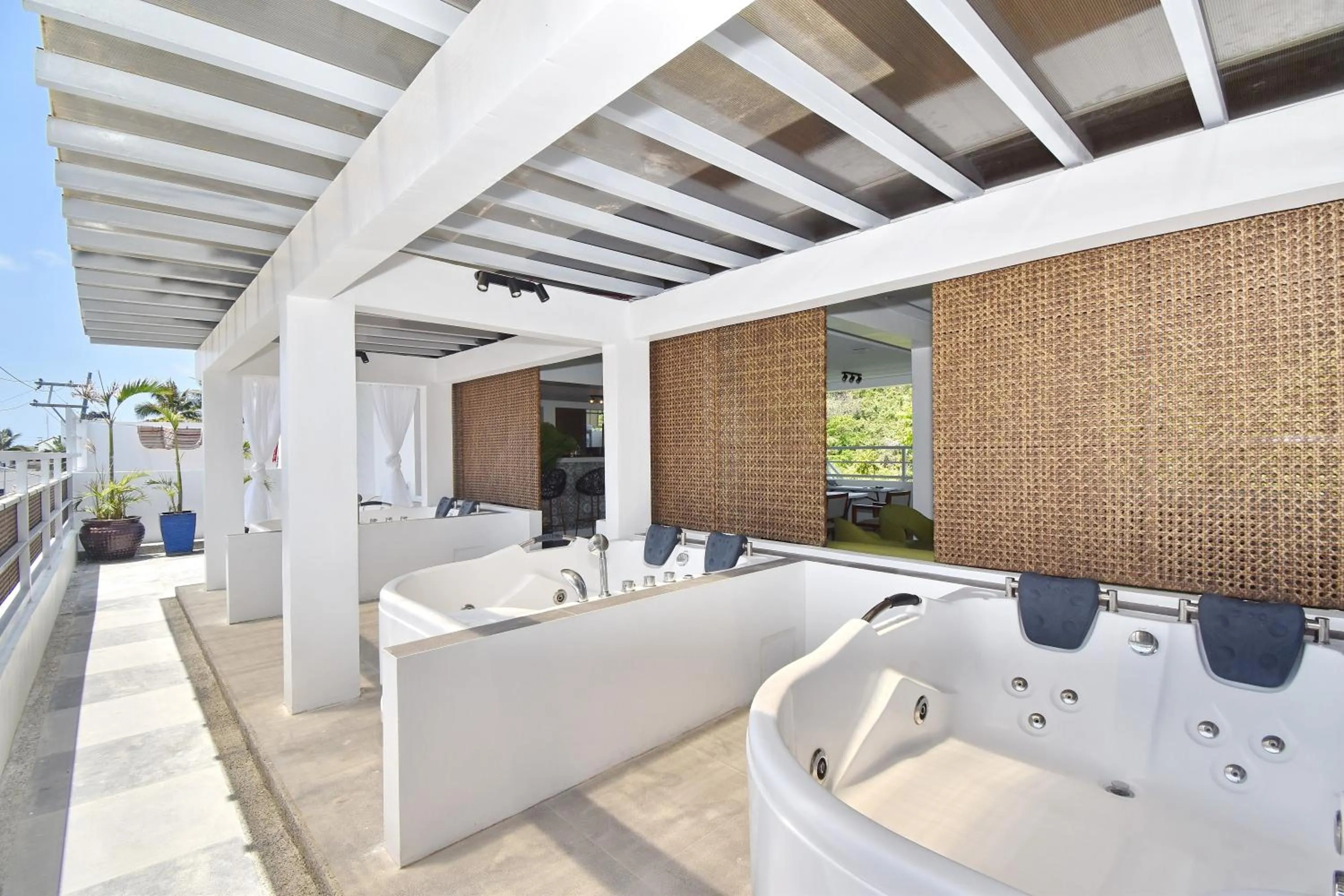 Communal lounge/ TV room in Bale Mi Boracay