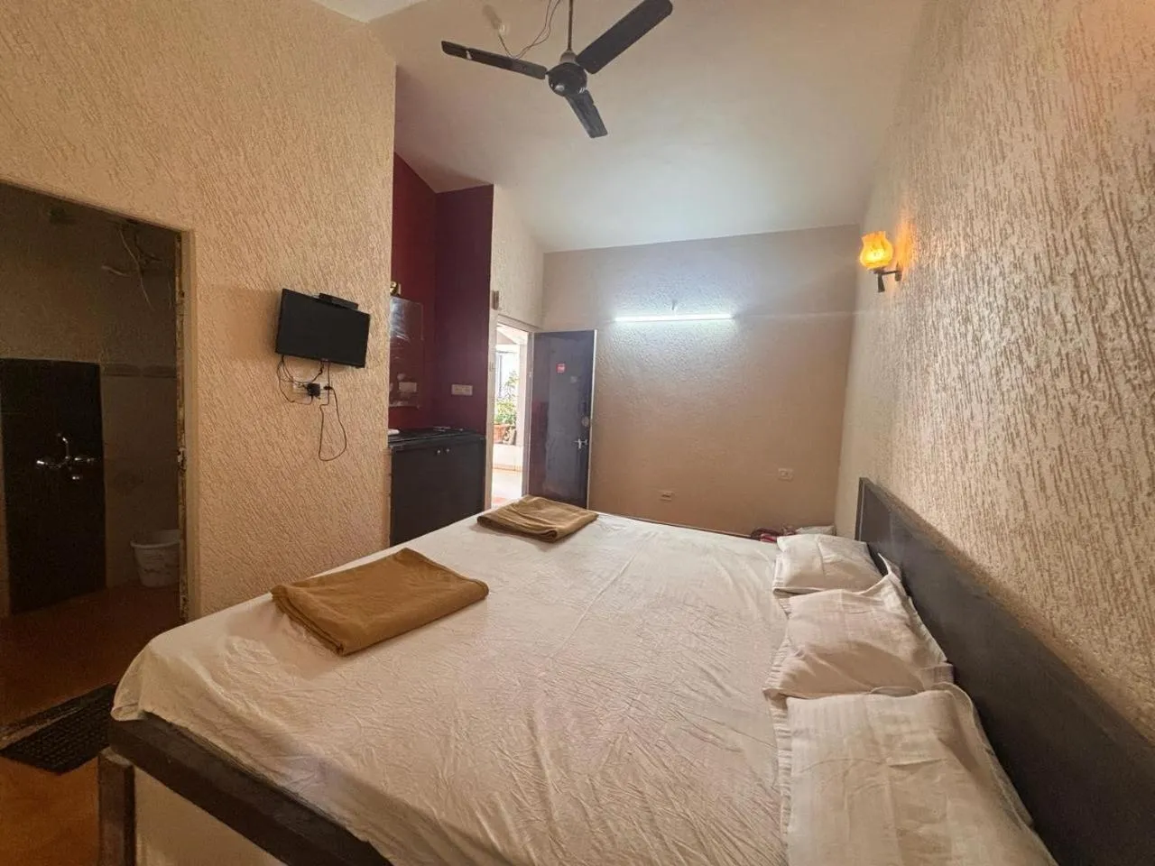 Bed in Hotel Sai Plaza