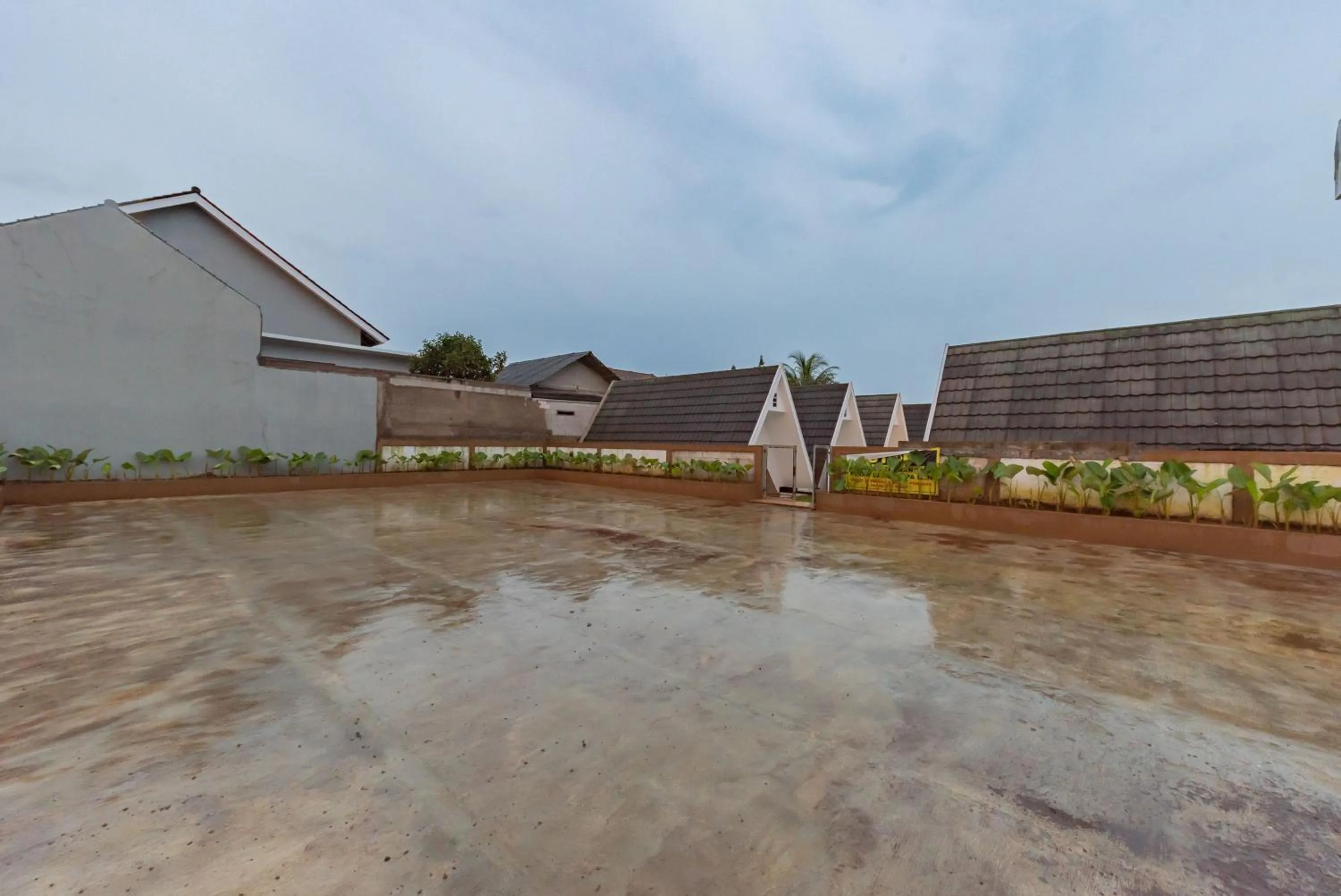 Property building in RedDoorz Syariah Plus Near Sukabumi Station