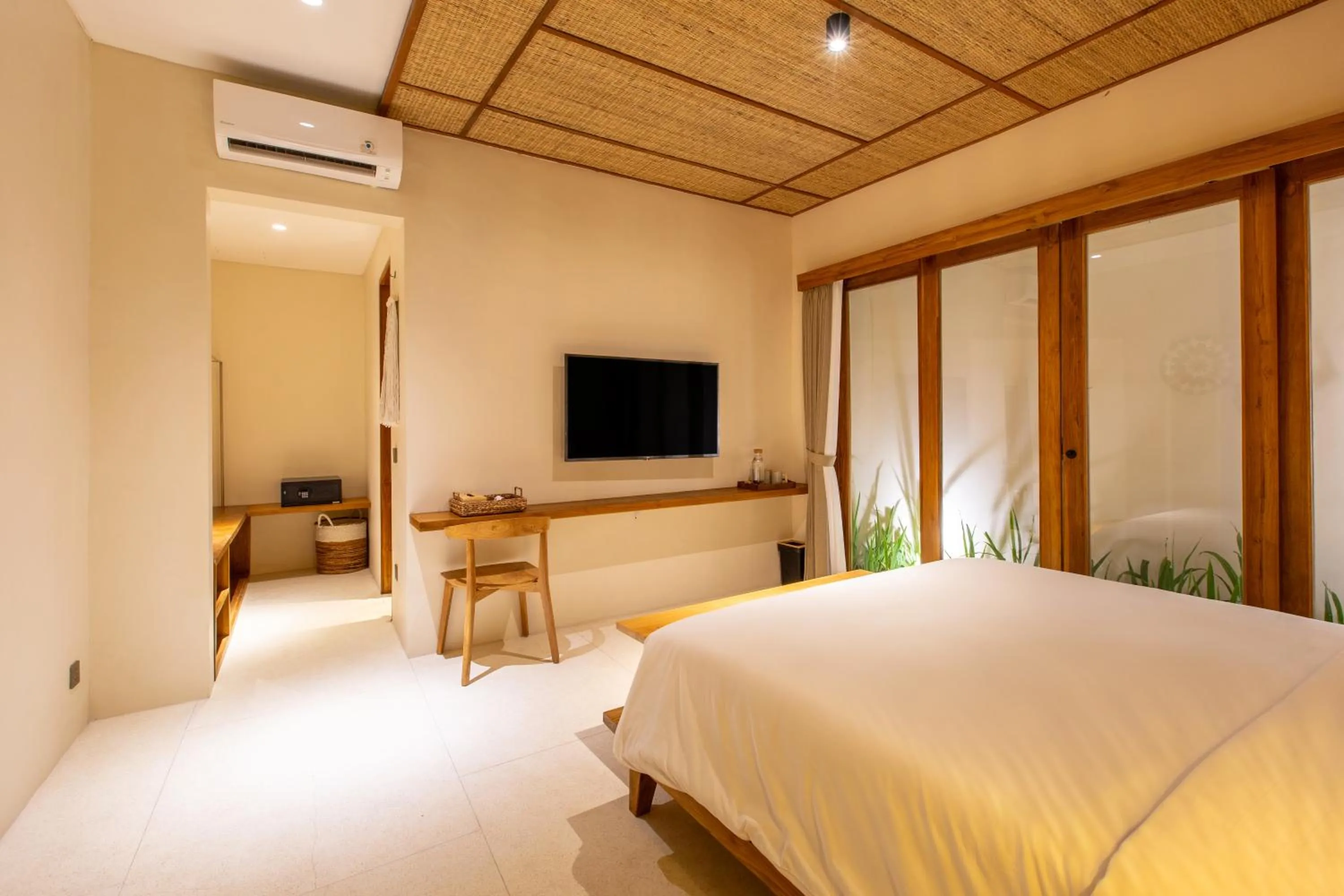 Property building, Bed in Bingin Sebelas