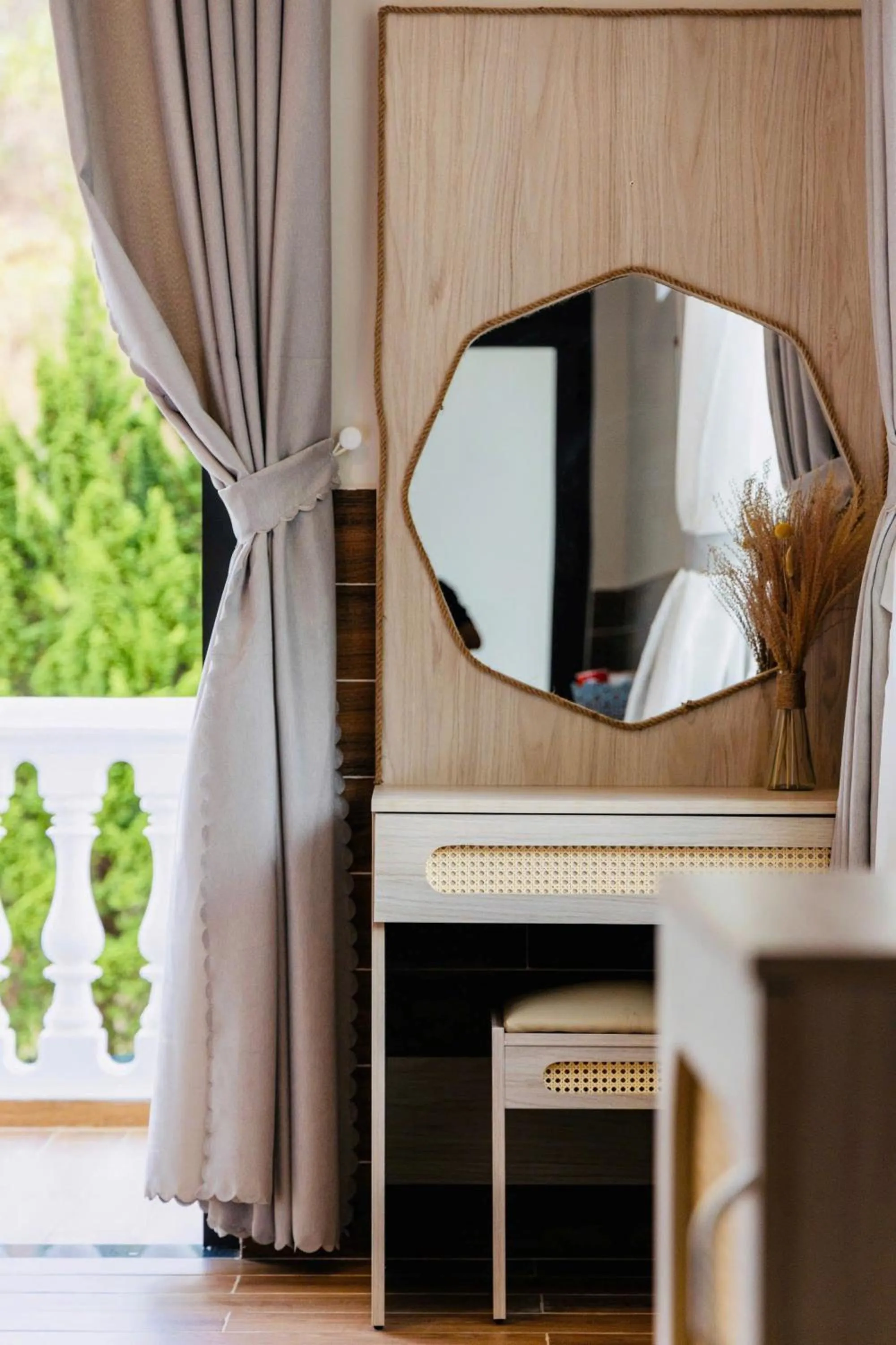 hair dresser in White Villa Đà Lạt