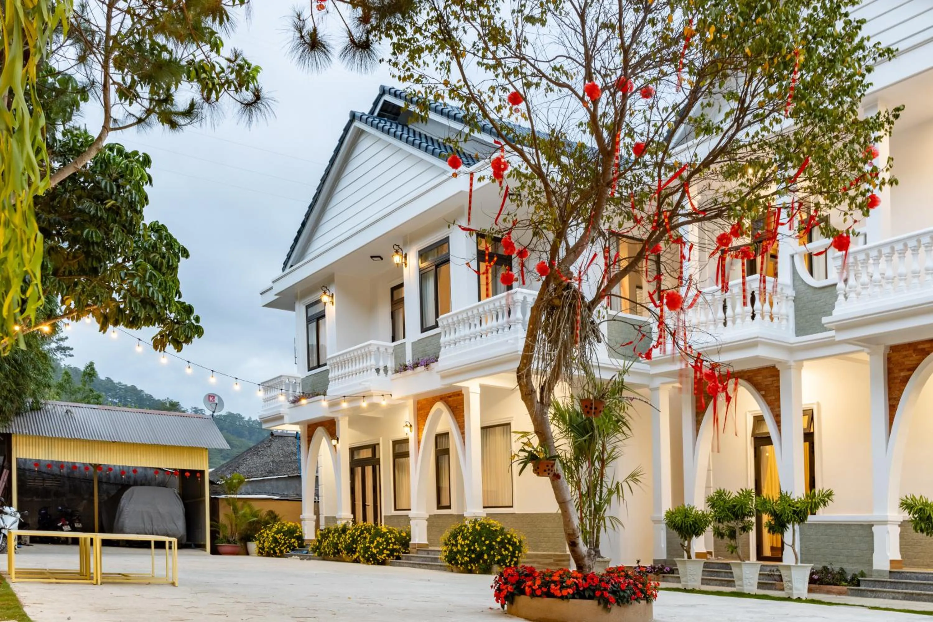 Property building in White Villa Đà Lạt