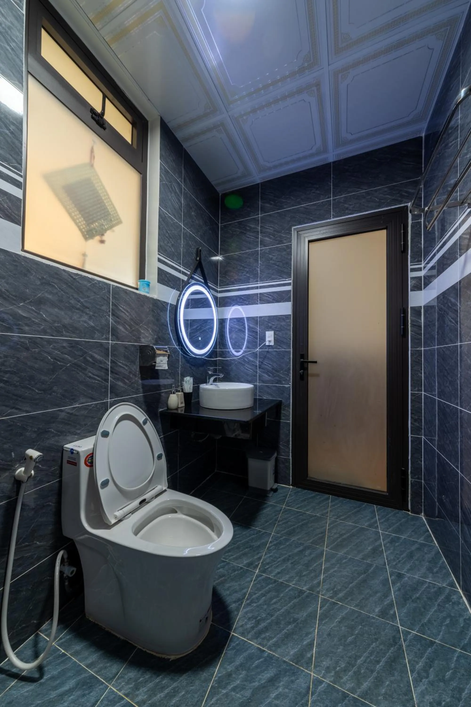 Toilet in White Villa Đà Lạt