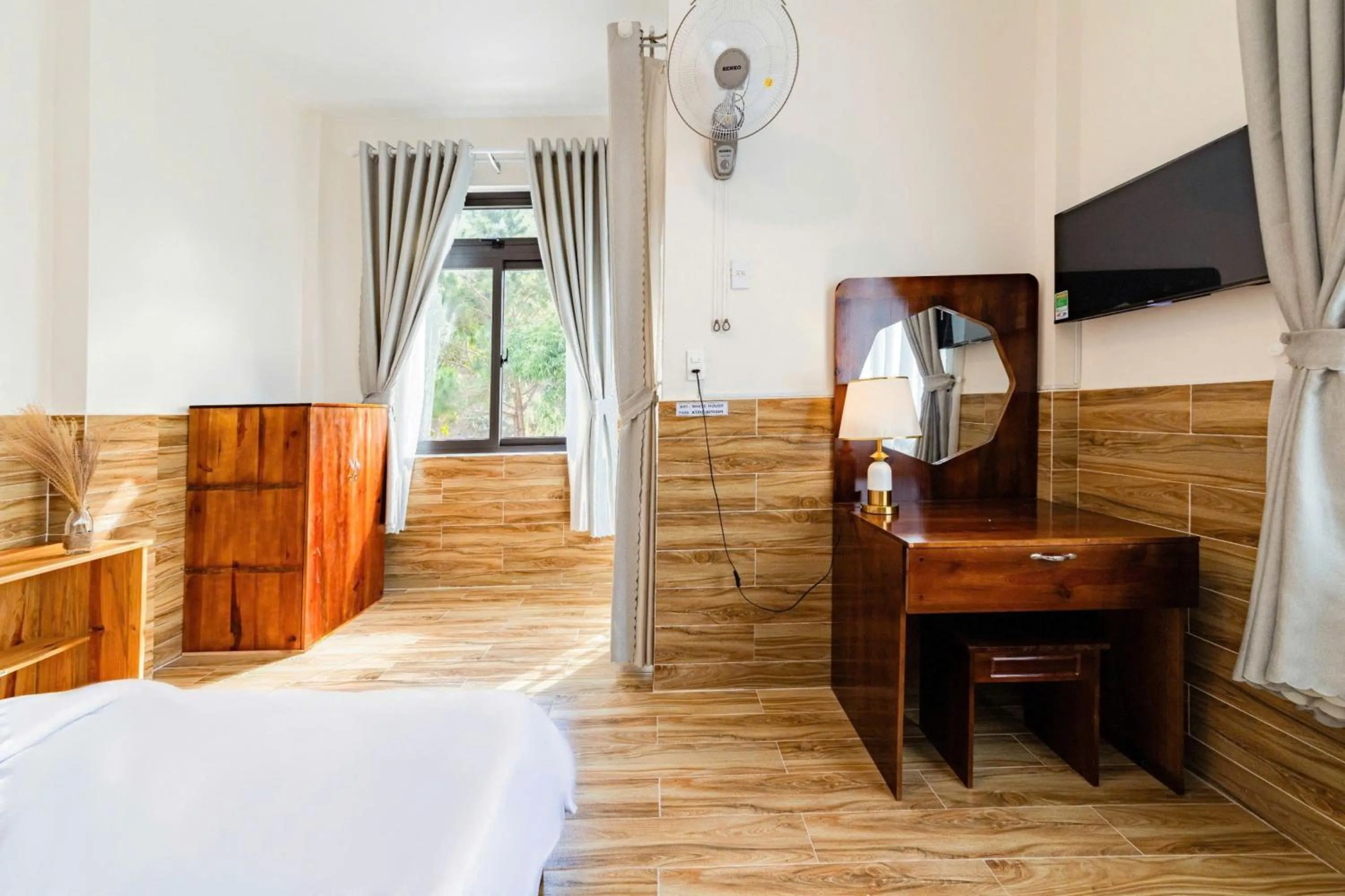 Bedroom, Bed in White Villa Đà Lạt