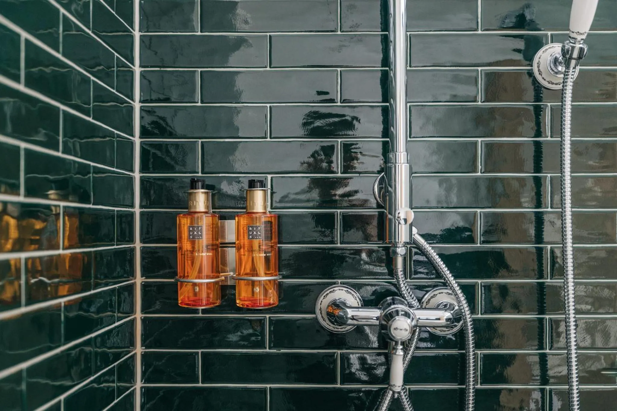 Shower in Homaris East Side