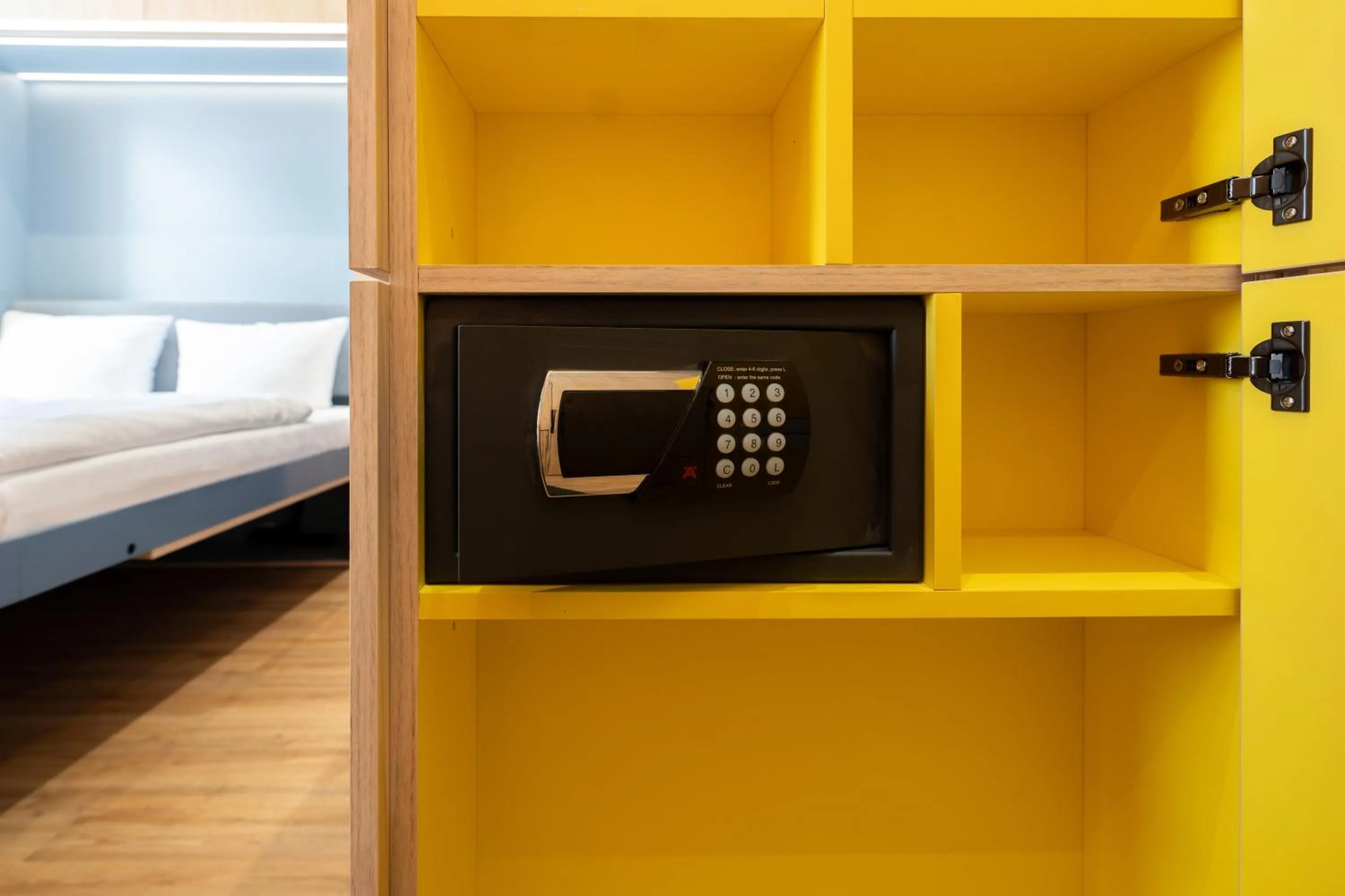 Bed in Homaris East Side - Digital Check In