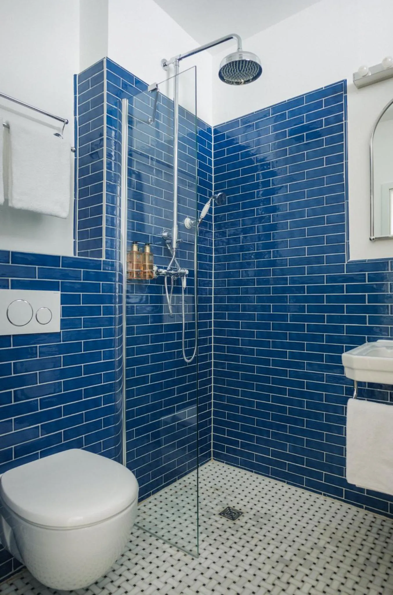 Shower in Homaris East Side