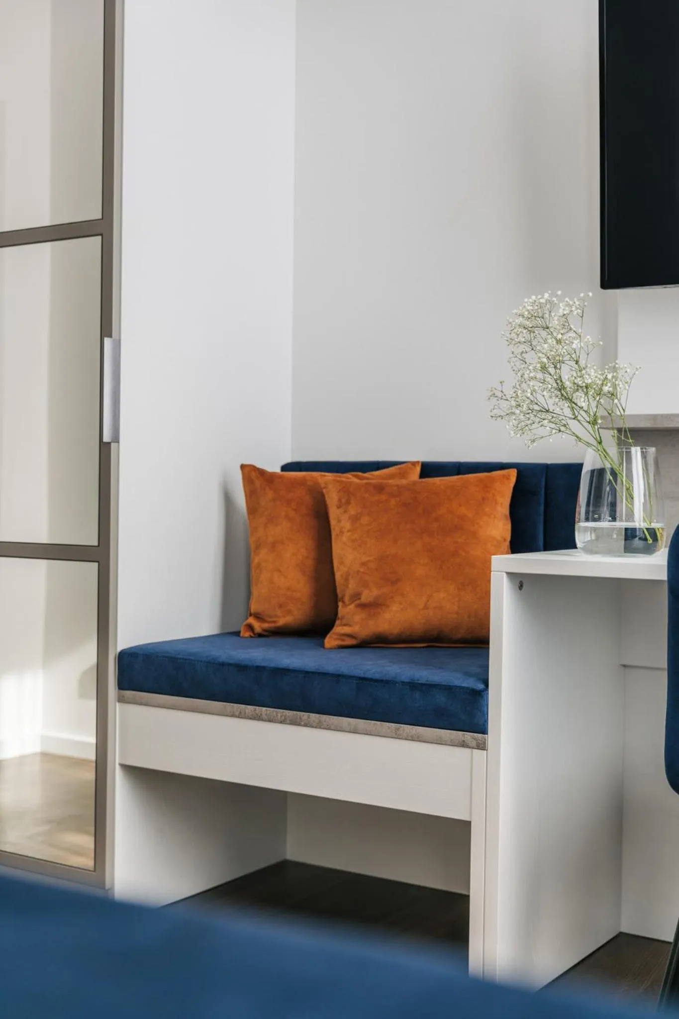 Seating area in Homaris East Side