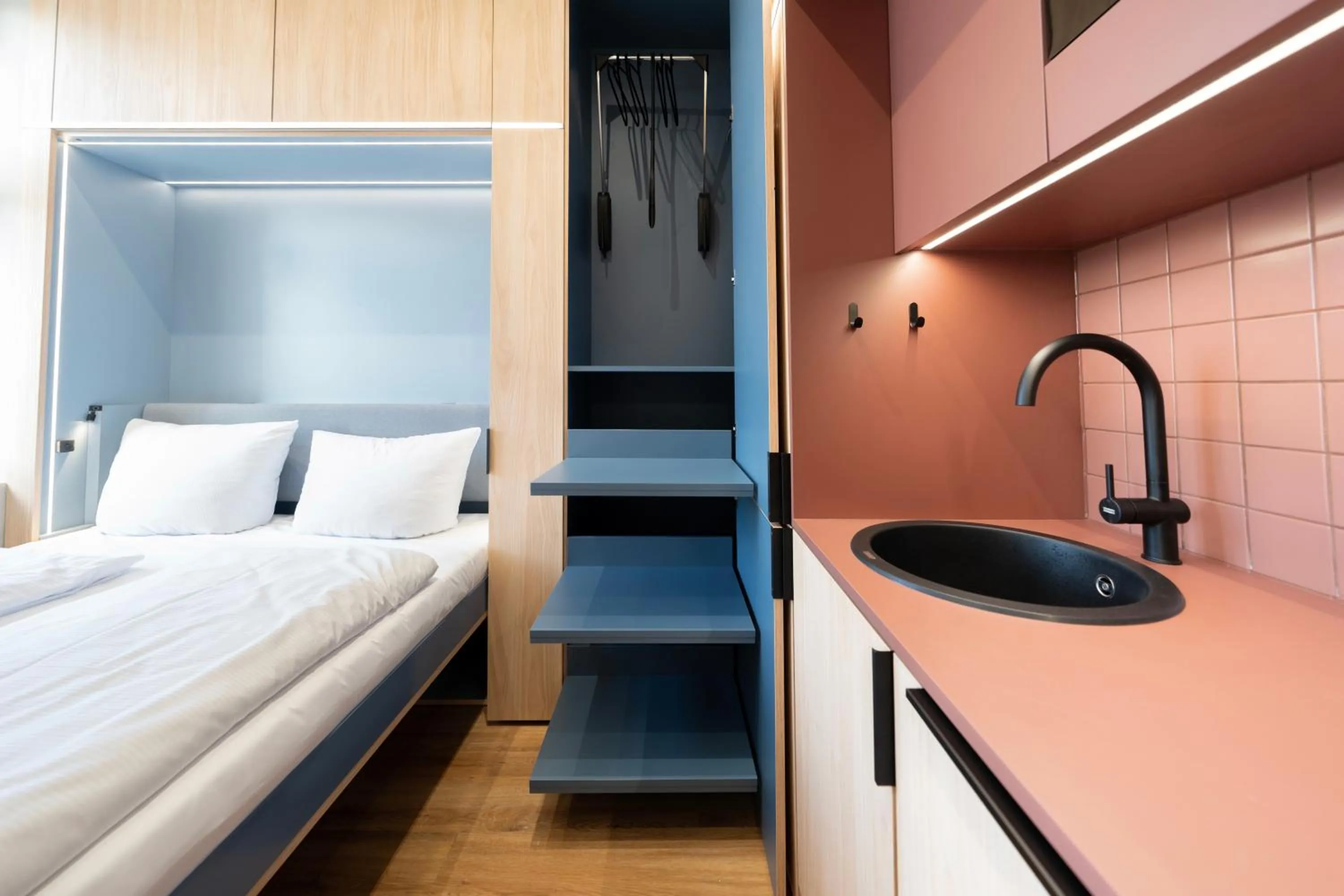 Bed in Homaris East Side - Digital Check In