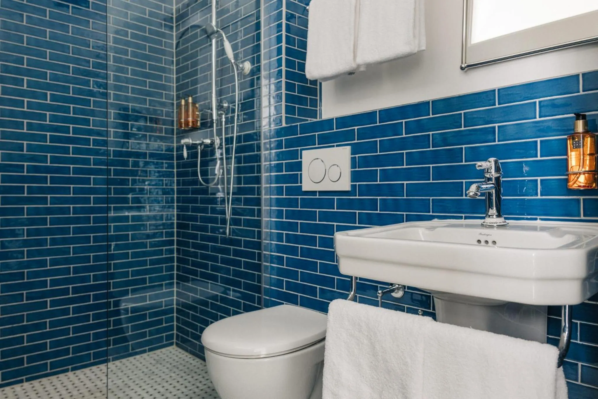 Shower in Homaris East Side