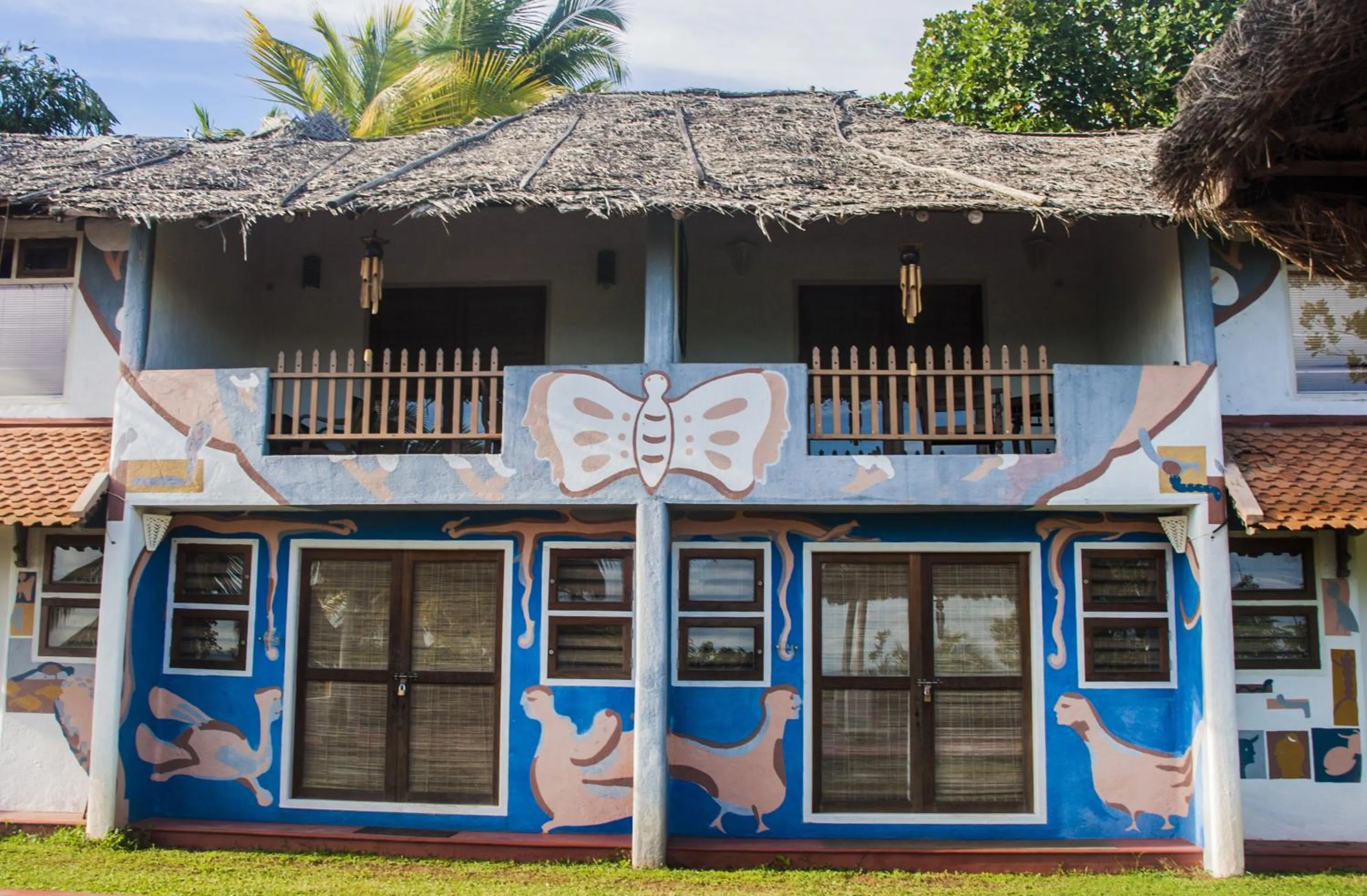 Facade/entrance in Over The Hill