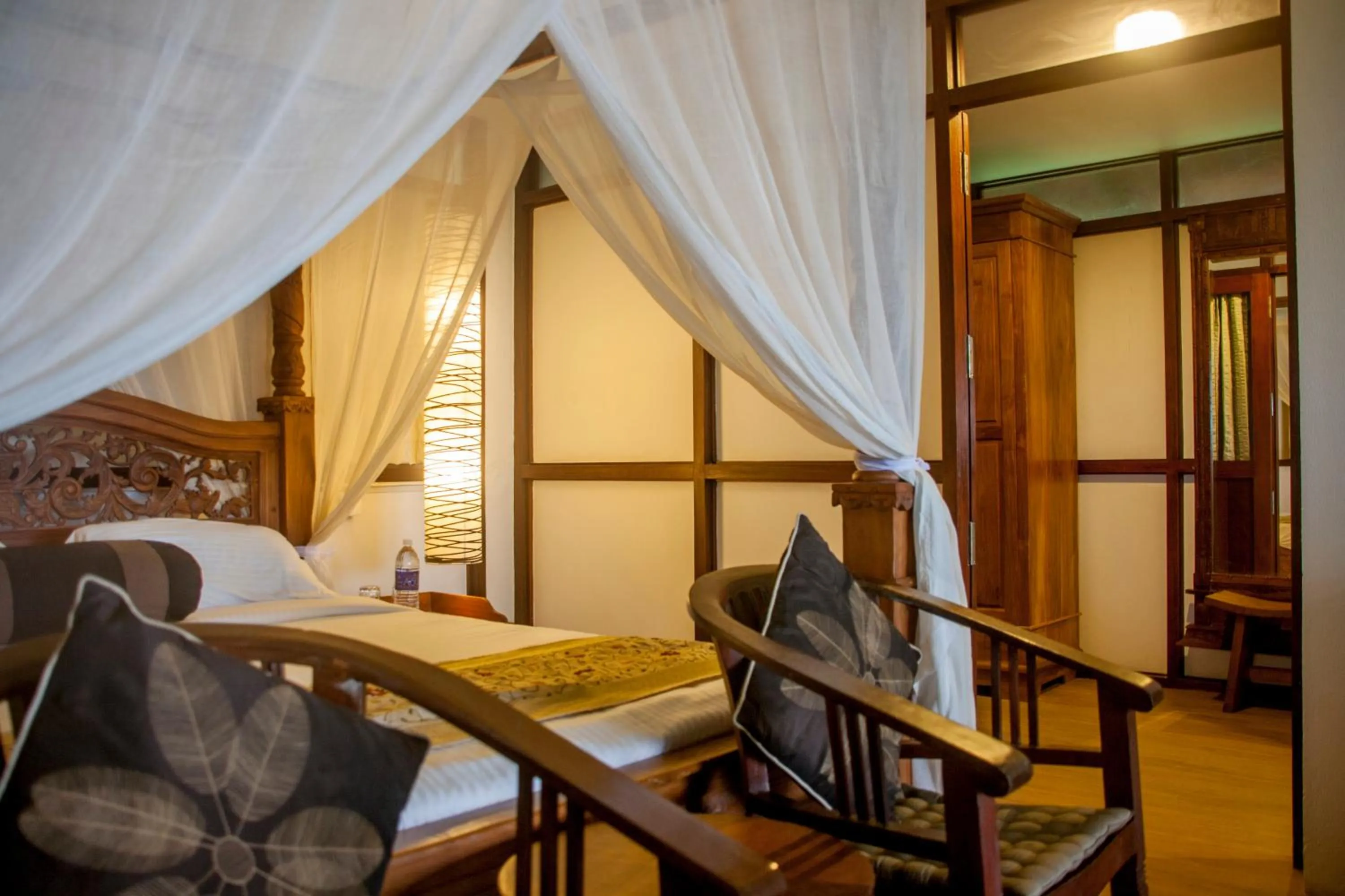 Bedroom, Bed in Over The Hill