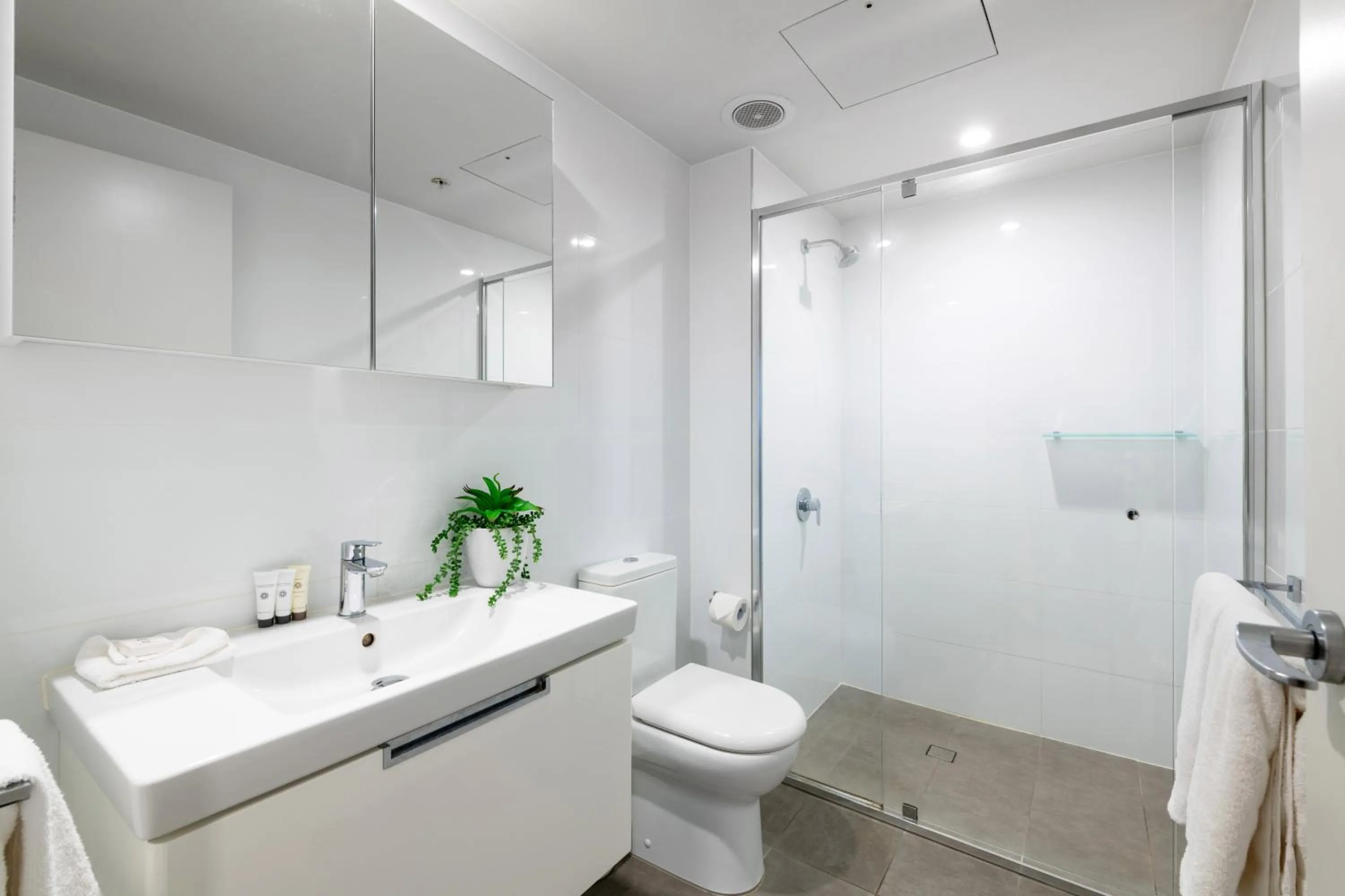 Shower in Arena Apartments by CLLIX