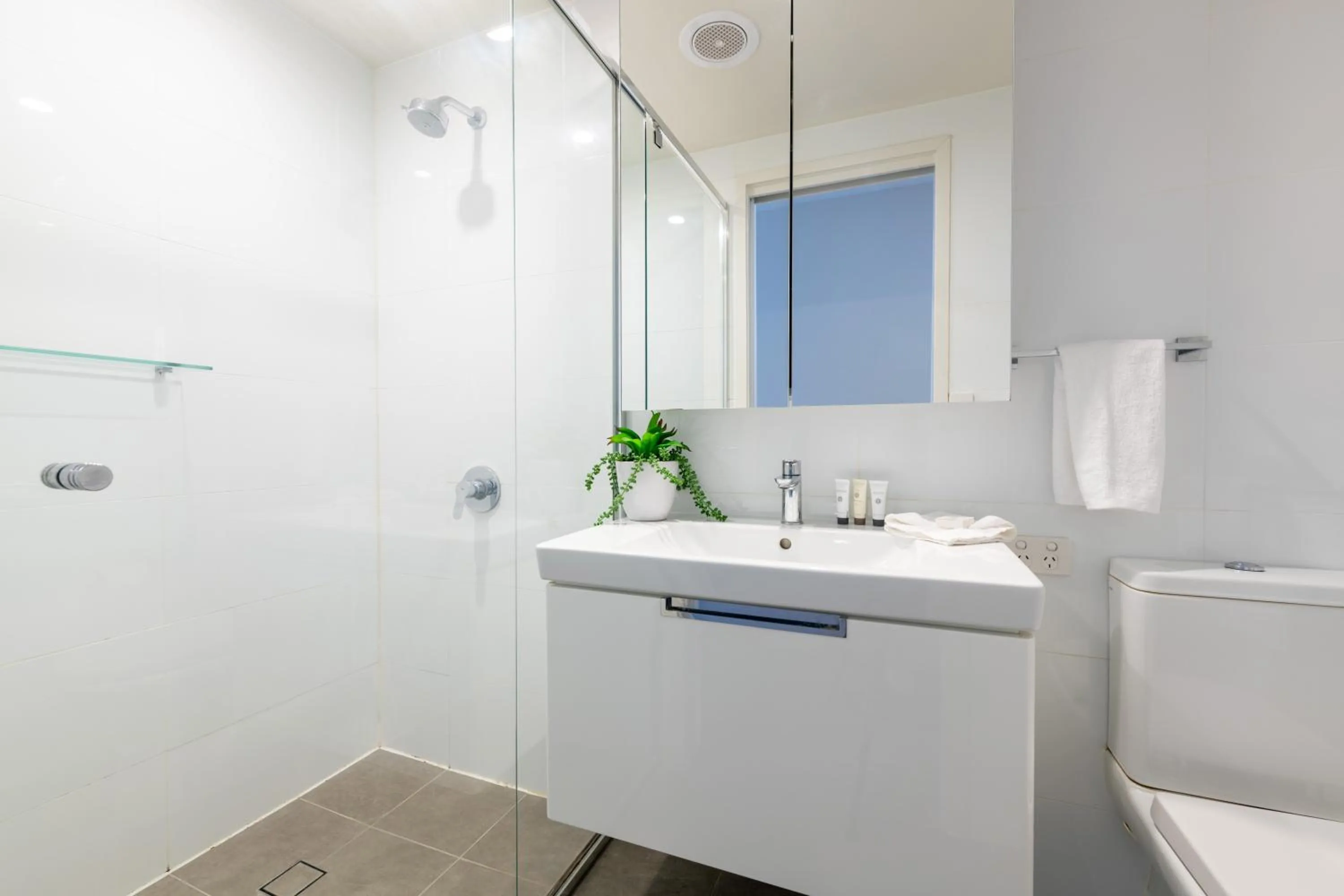 Shower in Arena Apartments by CLLIX