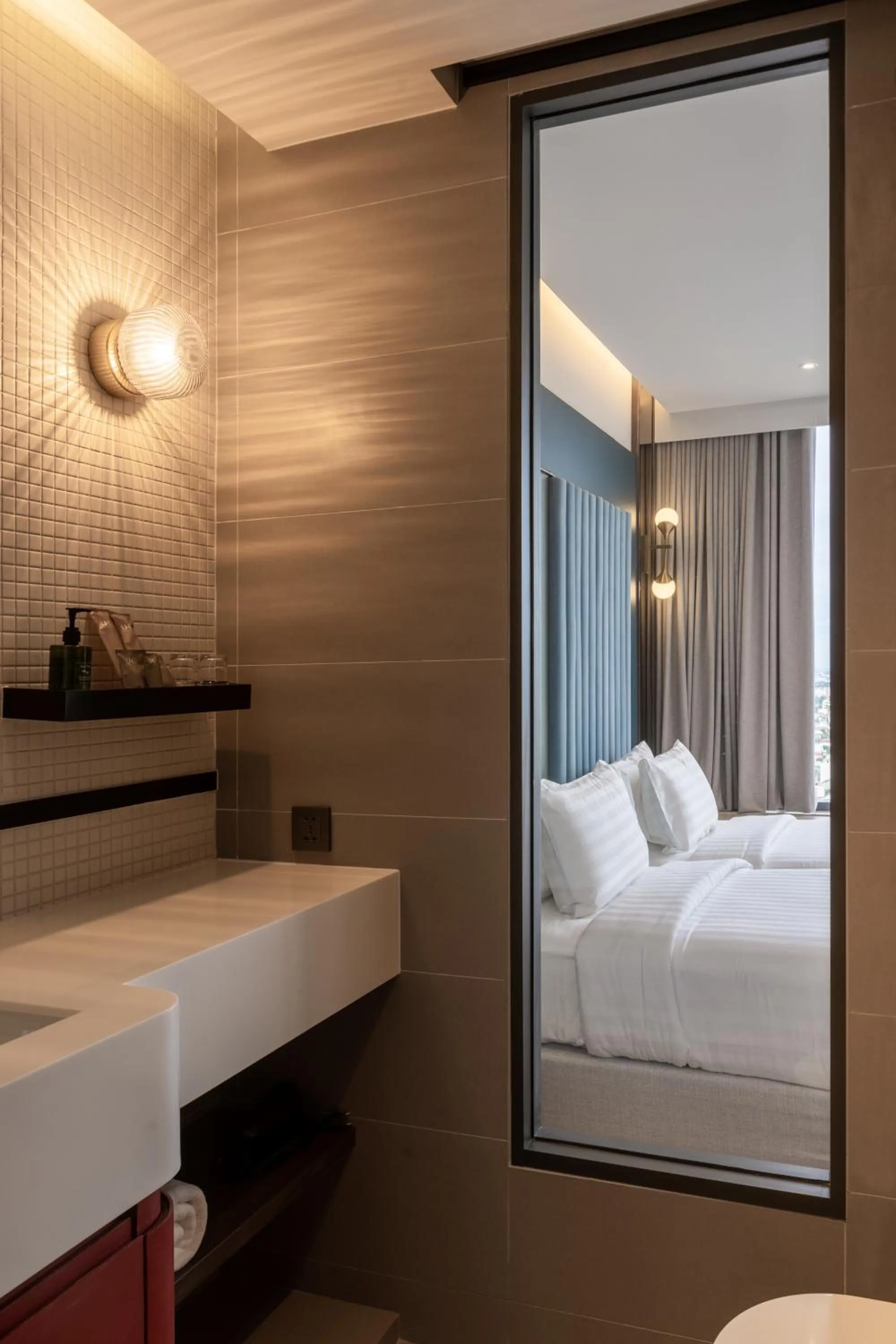 Toilet, Bed in The Quarter Ratchayothin by UHG