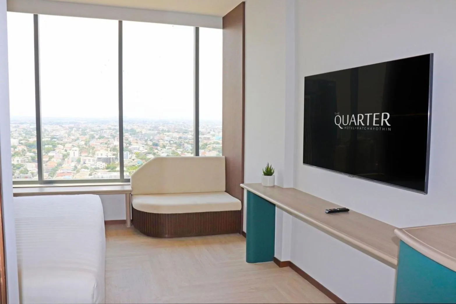 TV and multimedia in The Quarter Ratchayothin by UHG