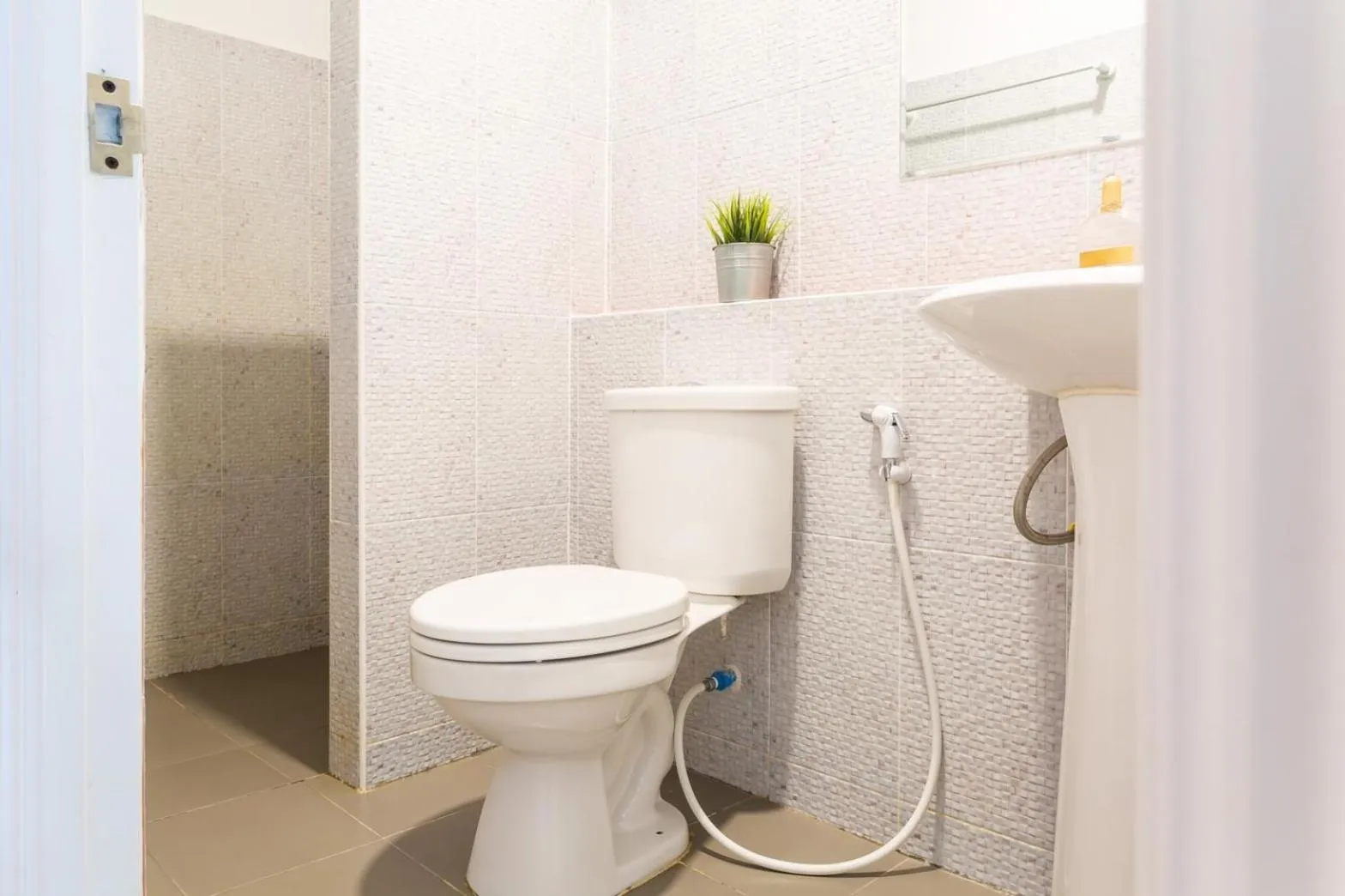 Bathroom in THE BEACH CHA AM Guest House