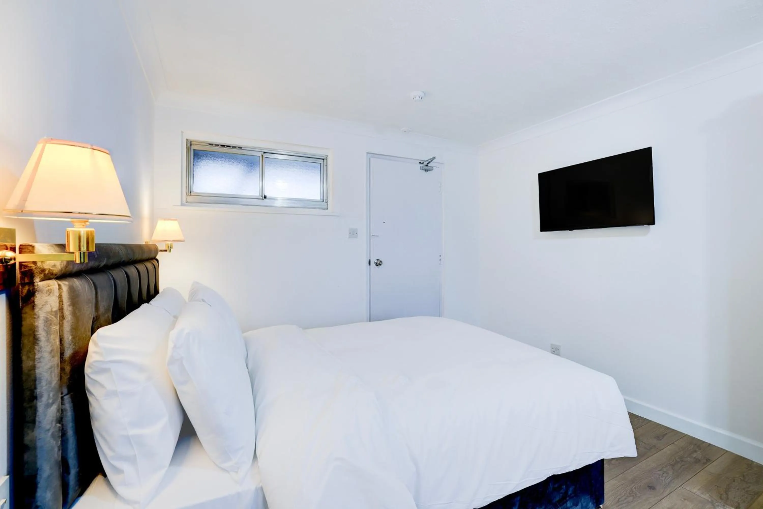 Bedroom, Bed in The Rivenhall Hotel in Witham, Chelmsford