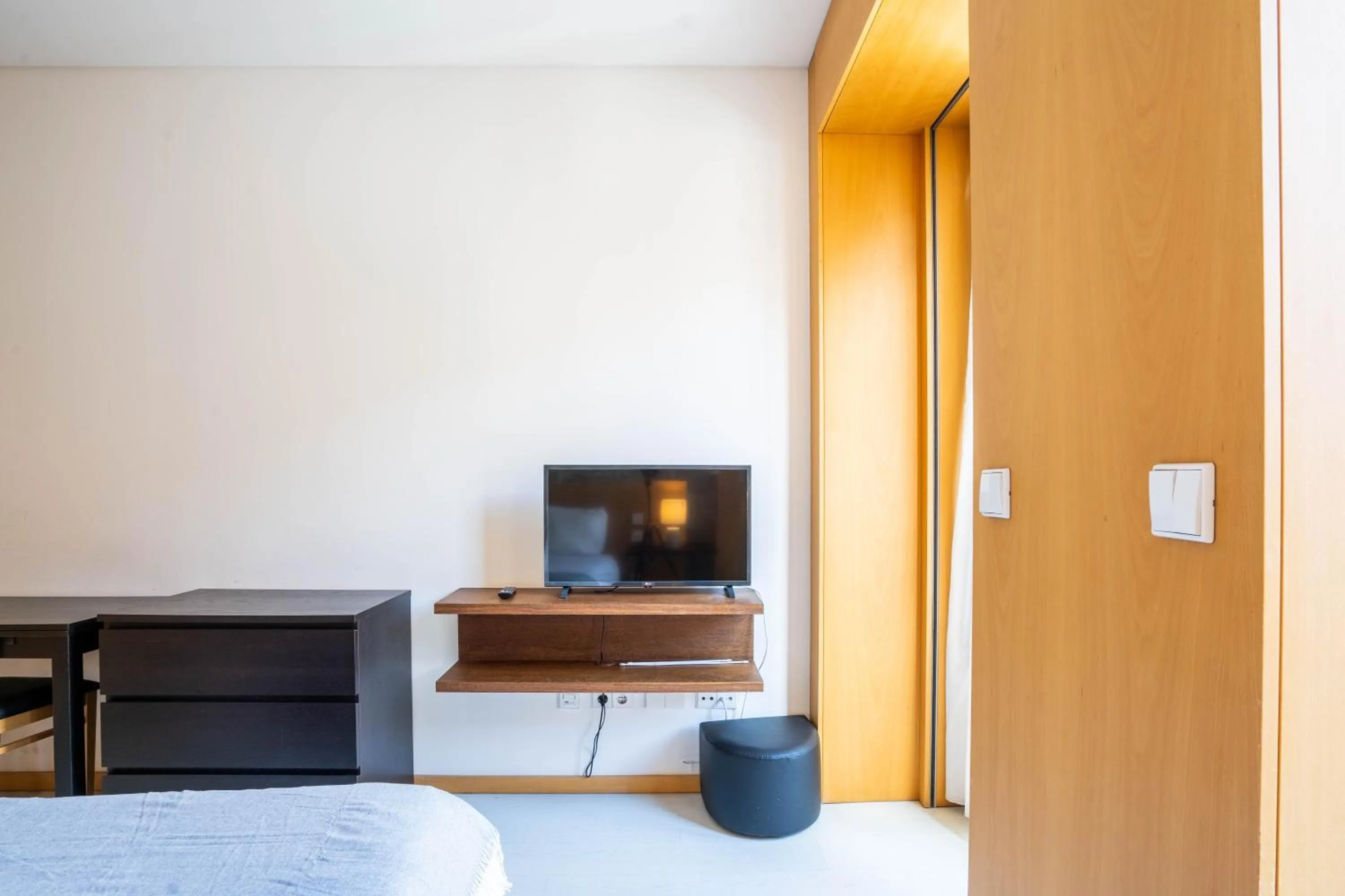 TV/Entertainment Center in Reis de Gaia