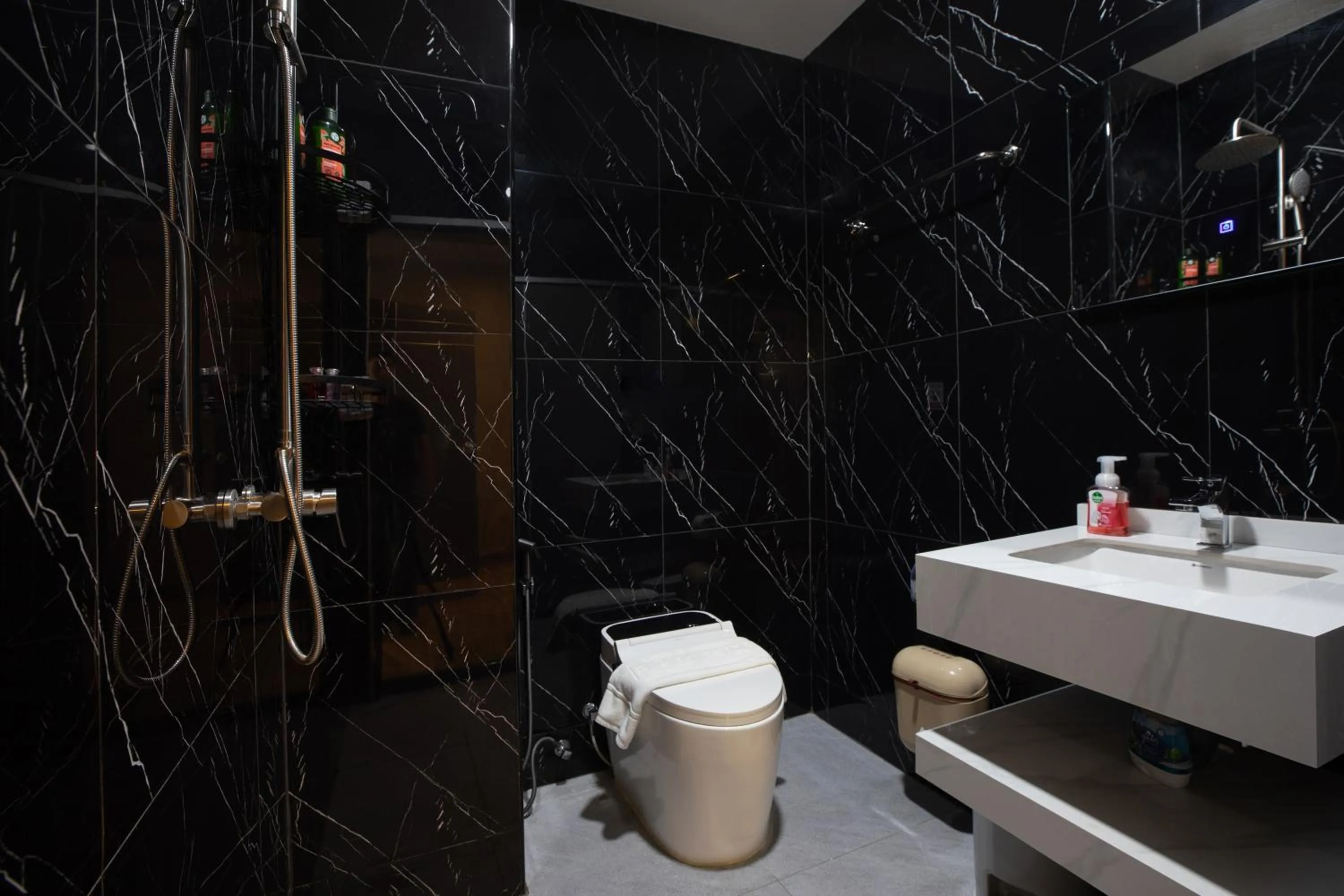 Shower in Tuna Boutique Hotel Patong