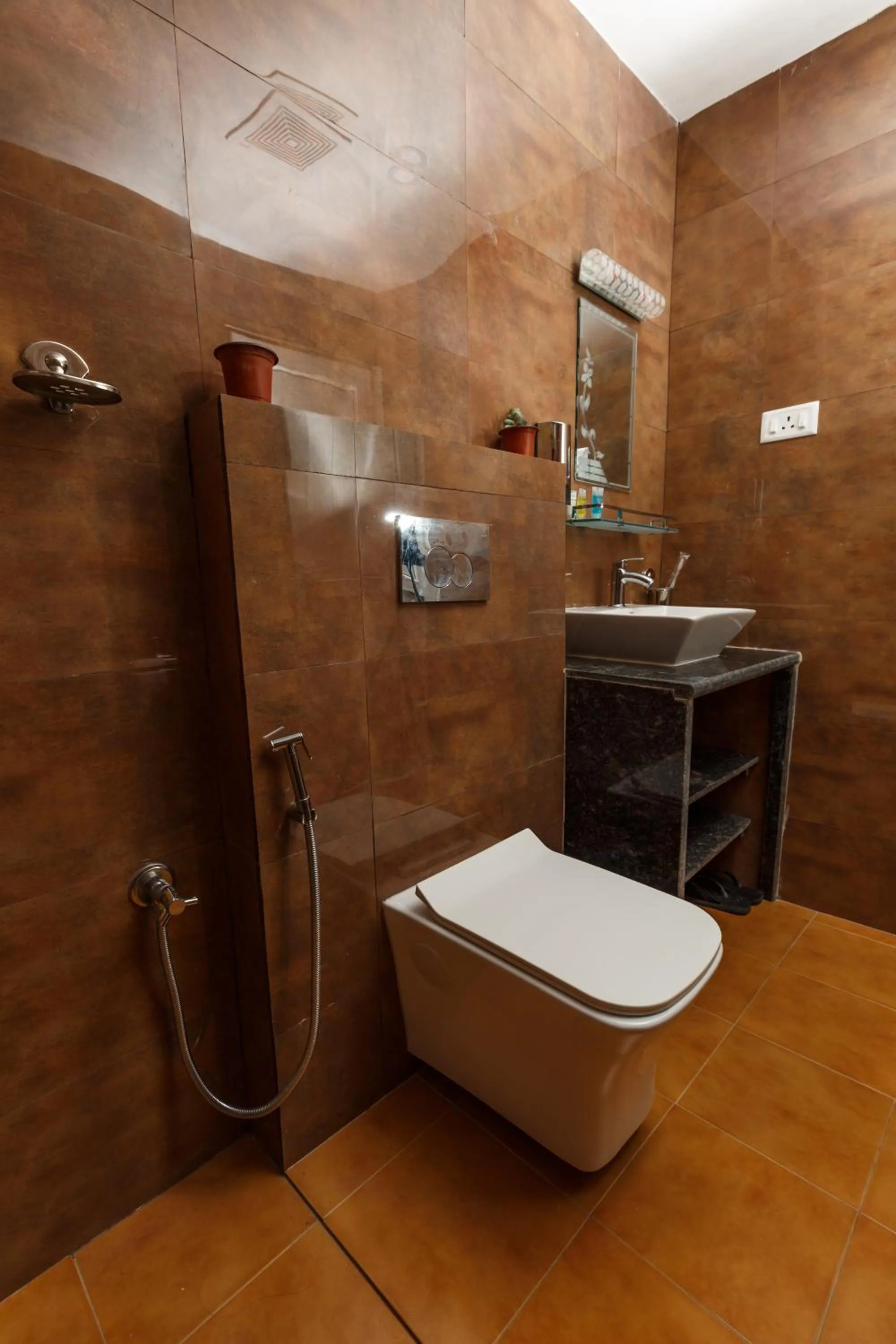 Shower in Samiyog Tourist Resort