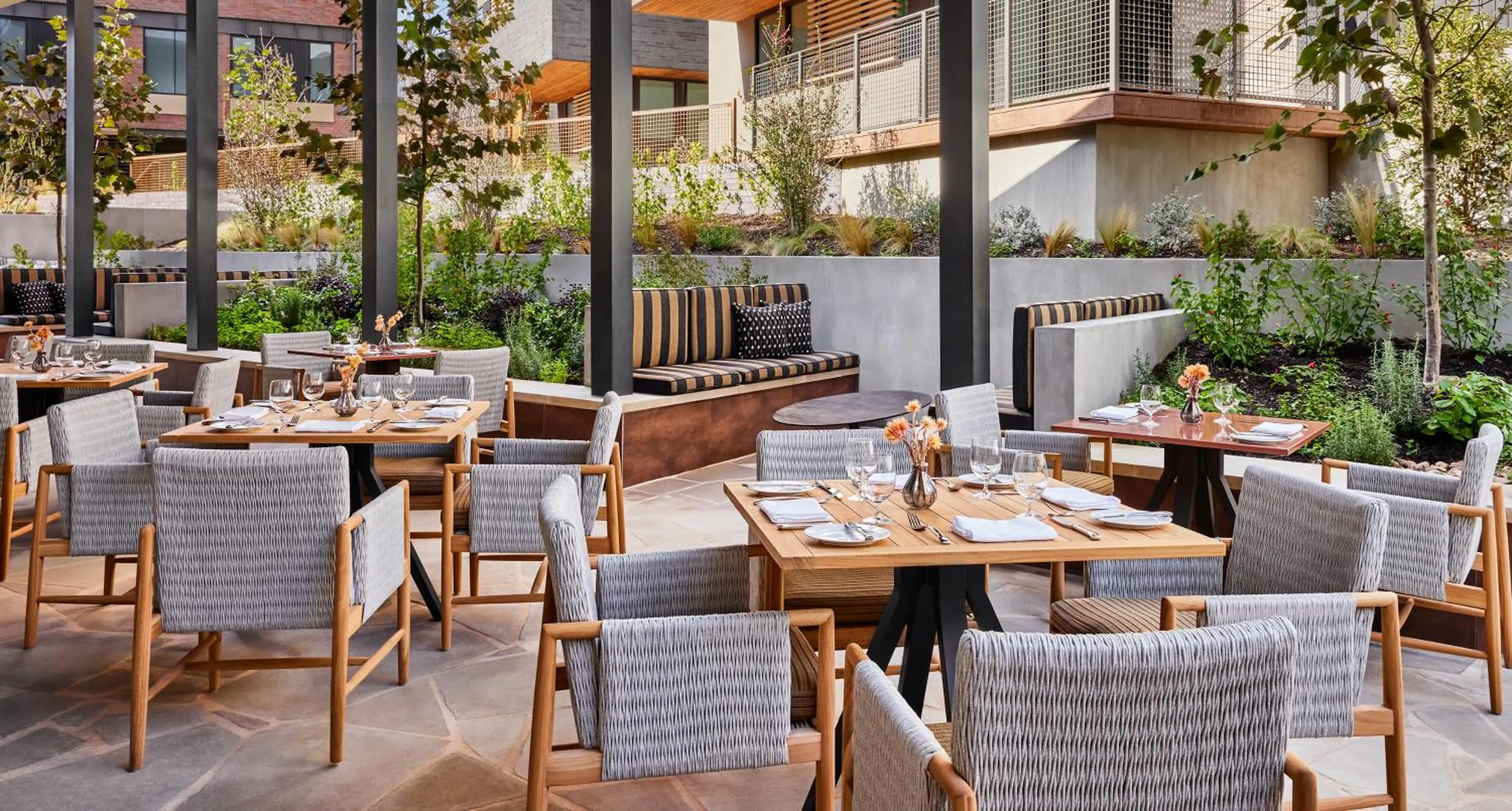 Restaurant/places to eat in Bowie House, Auberge Collection