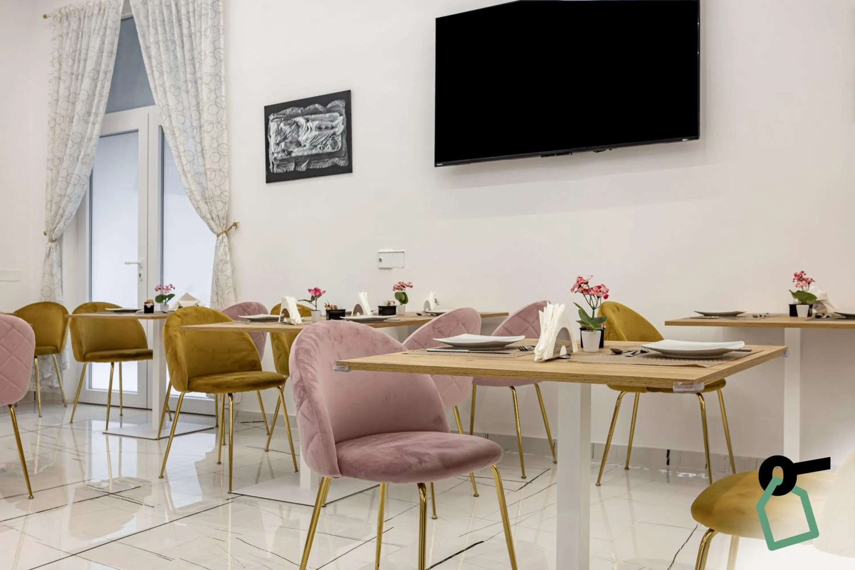 Restaurant/places to eat in Hotiday Room Collection - Napoli Sant'Arcangelo