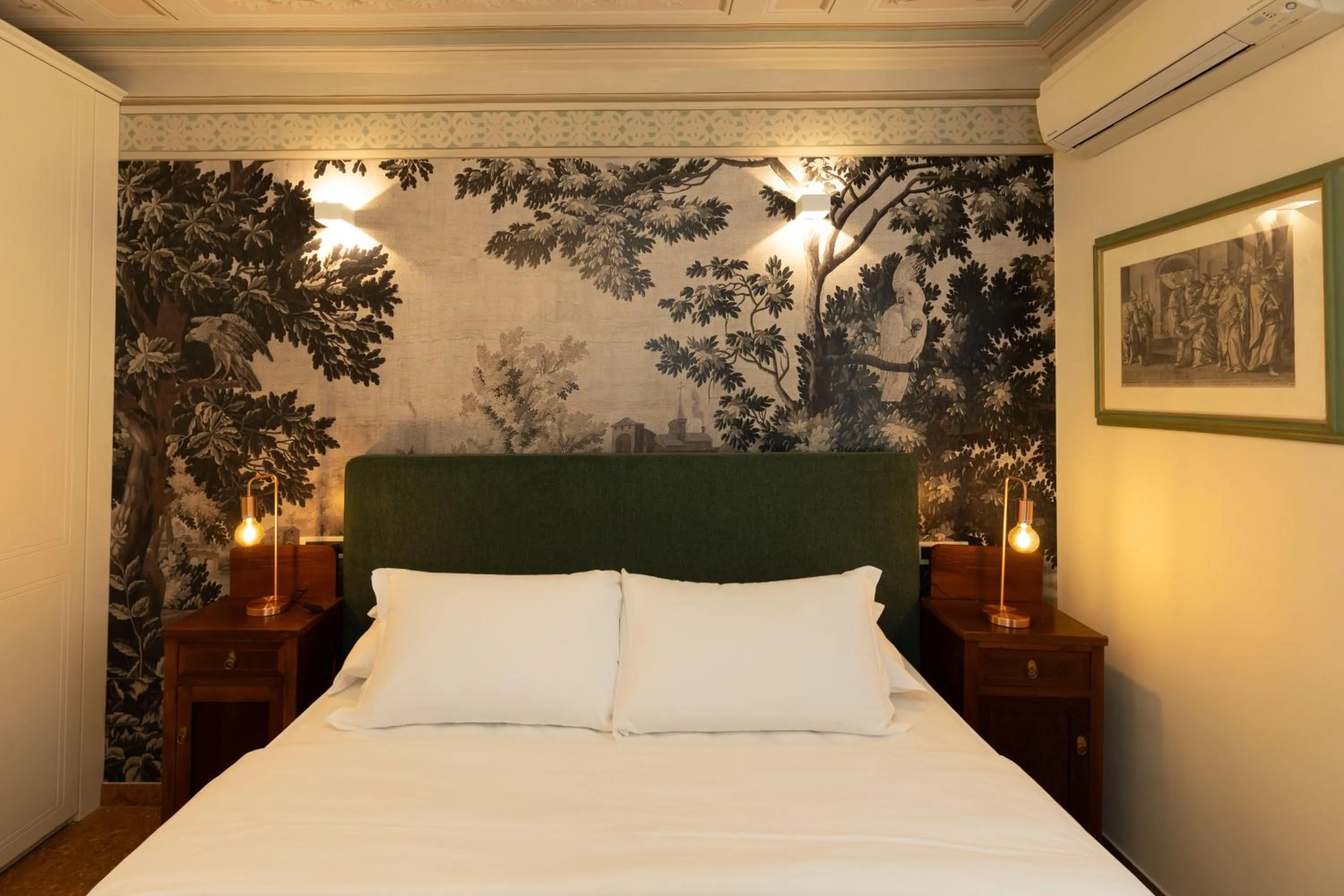 Bed in BolognaRoomscom - Villa Bottrigari