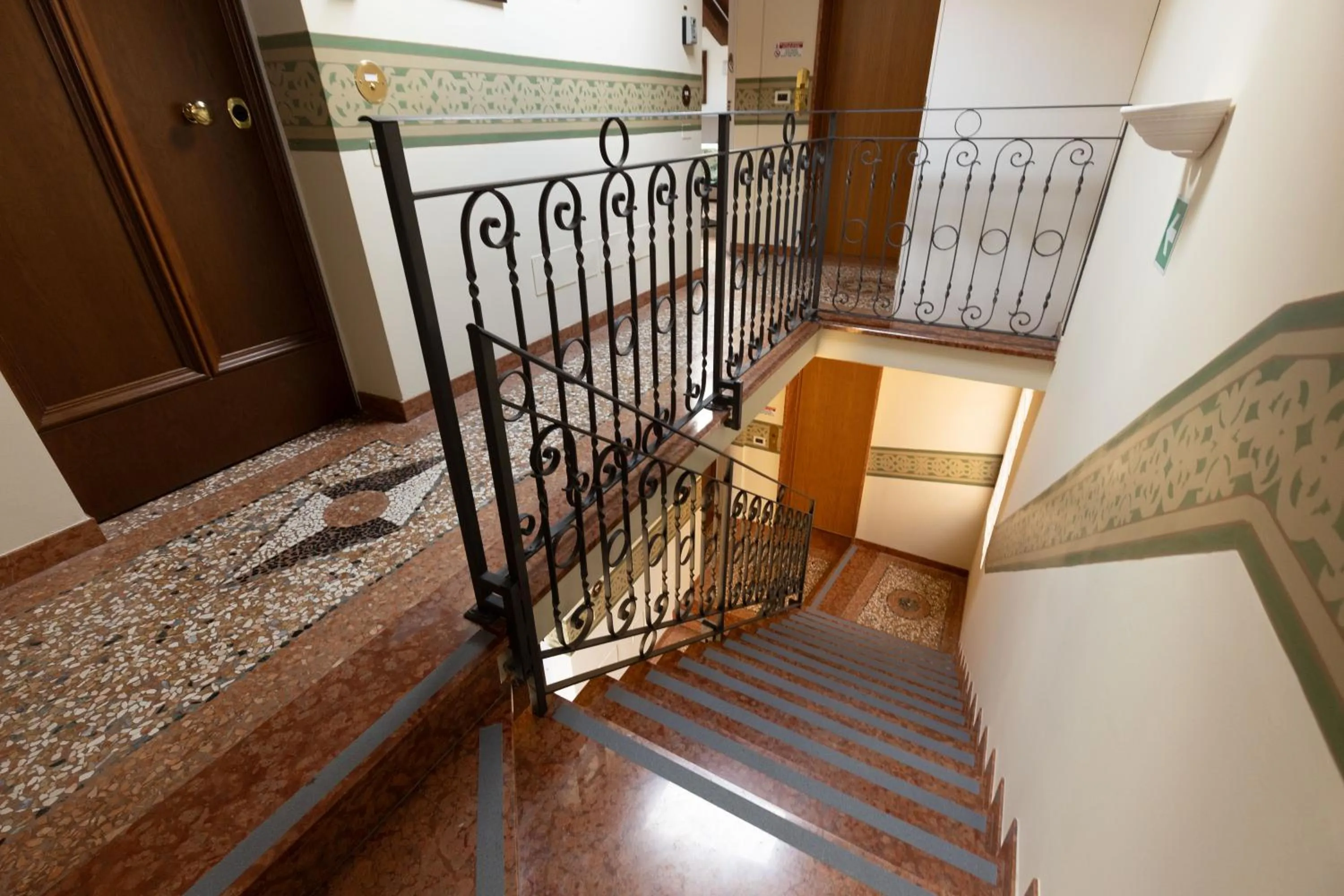 Bed in BolognaRoomscom - Villa Bottrigari