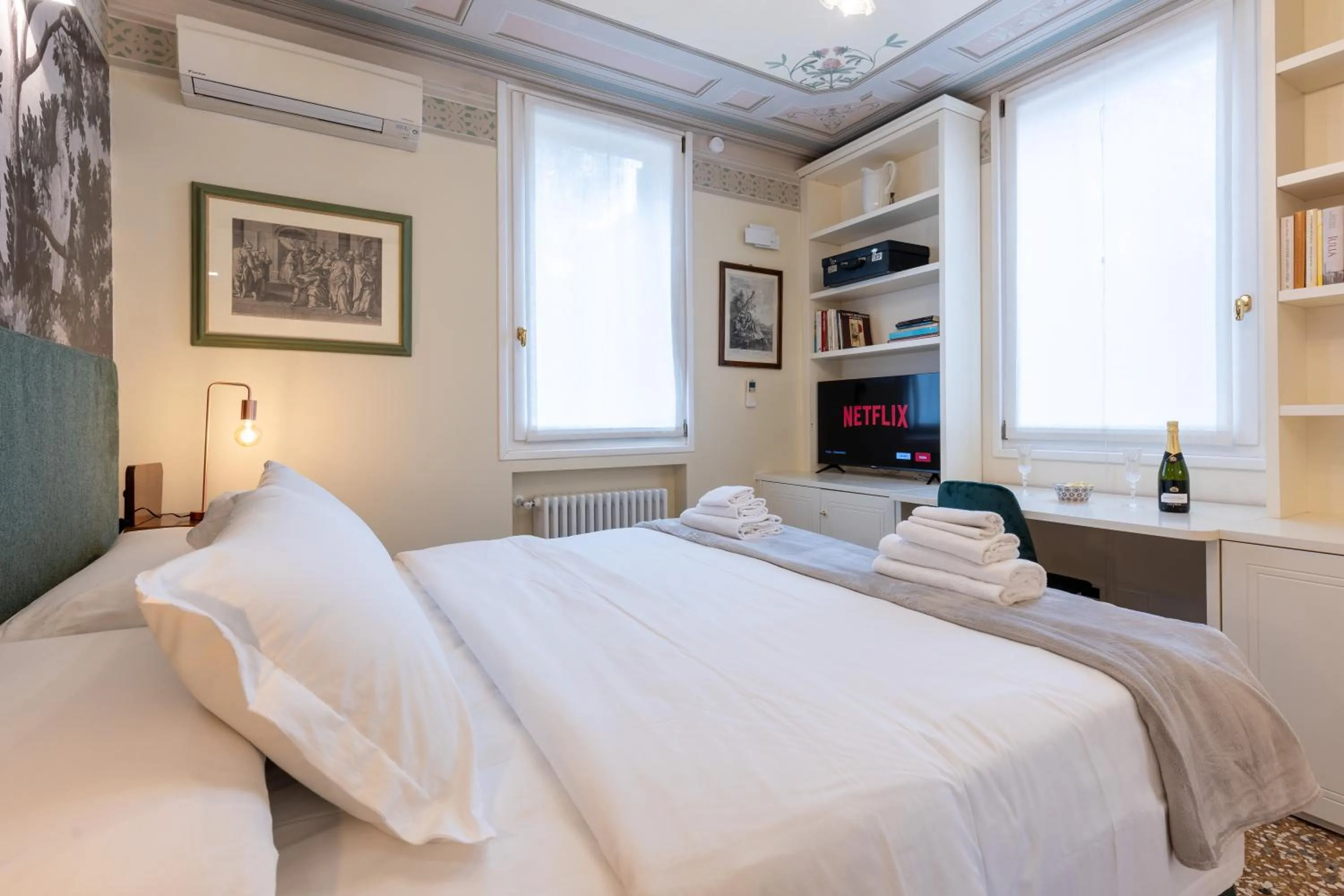 Bed in BolognaRoomscom - Villa Bottrigari