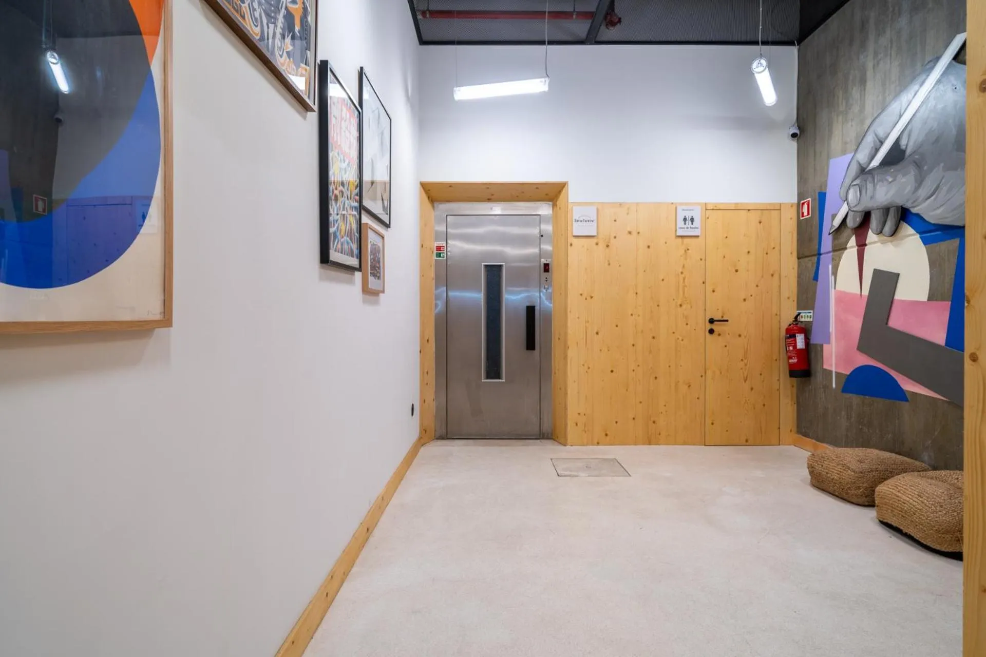 Property building in Limehome Porto Rua da Conceicao