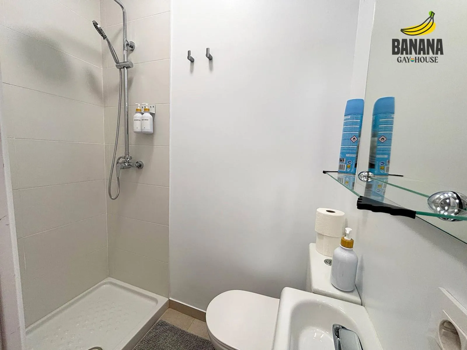 Banana Gay House - Only Men