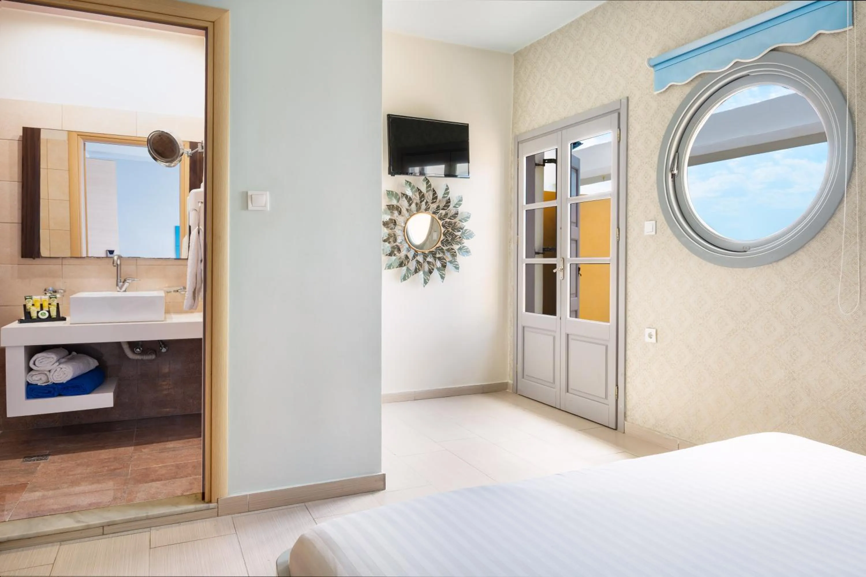 Bed in MasouriBlu Boutique Hotel