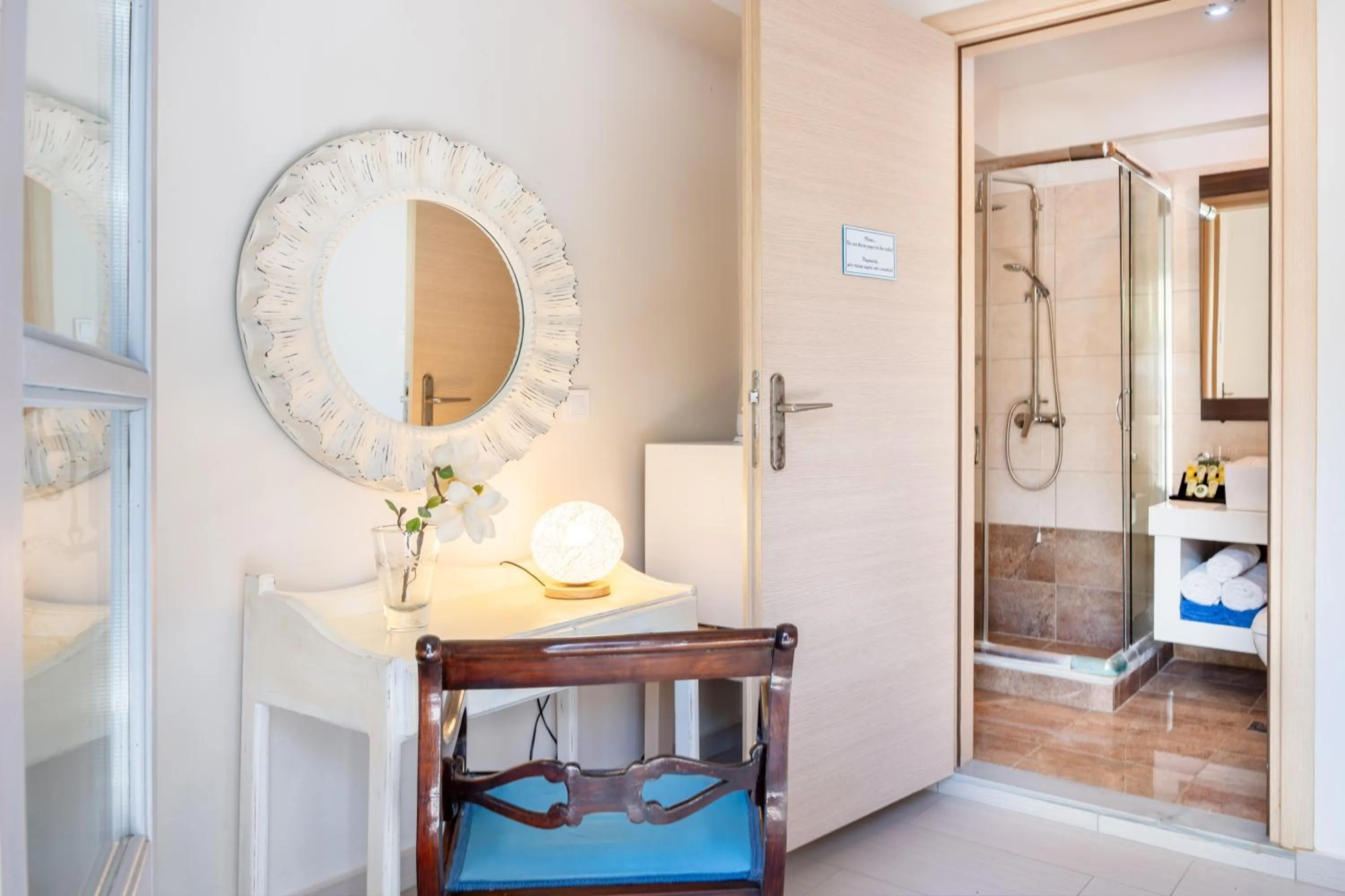 MasouriBlu Boutique Hotel