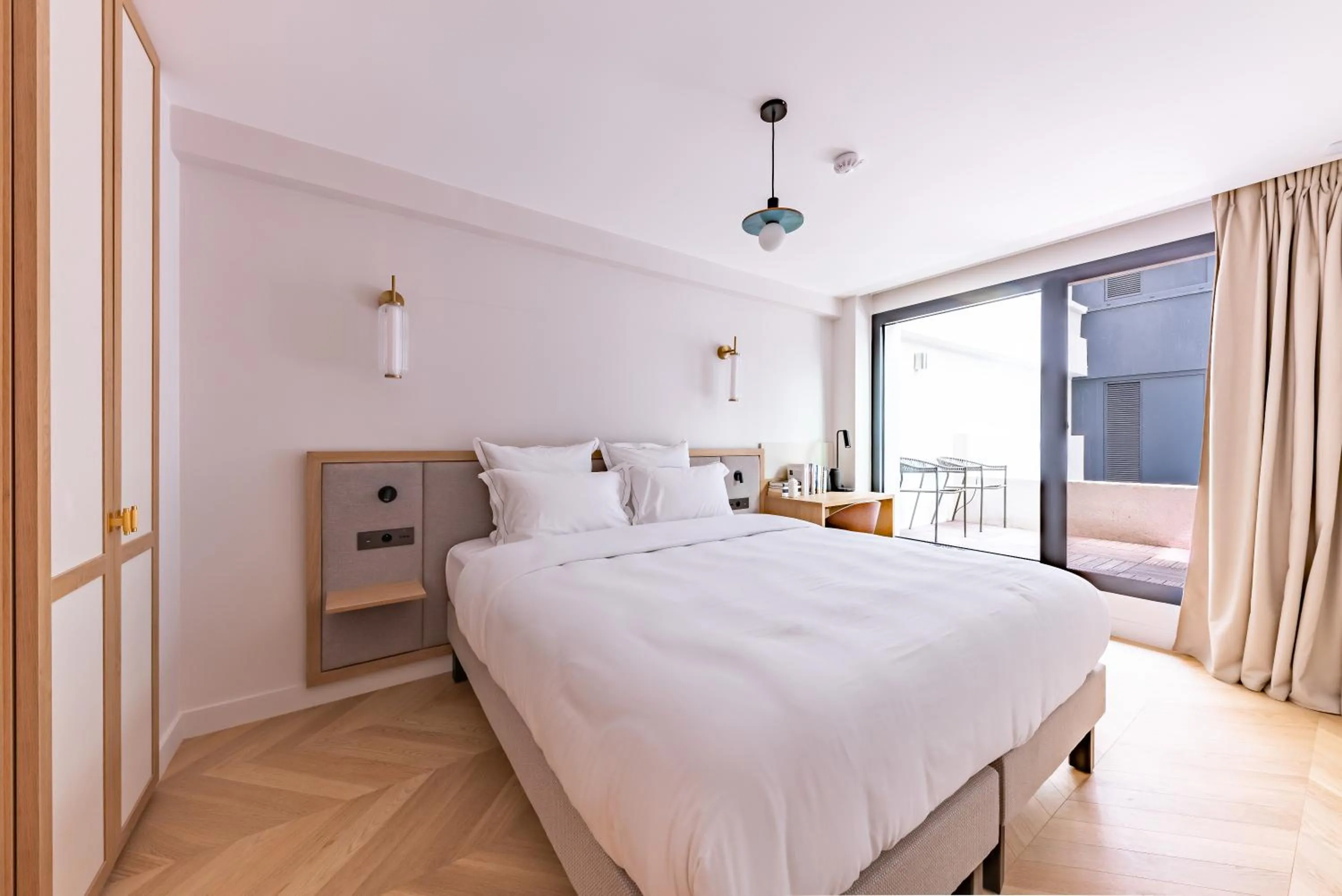 Photo of the whole room, Bed in Quartier Libre Opera