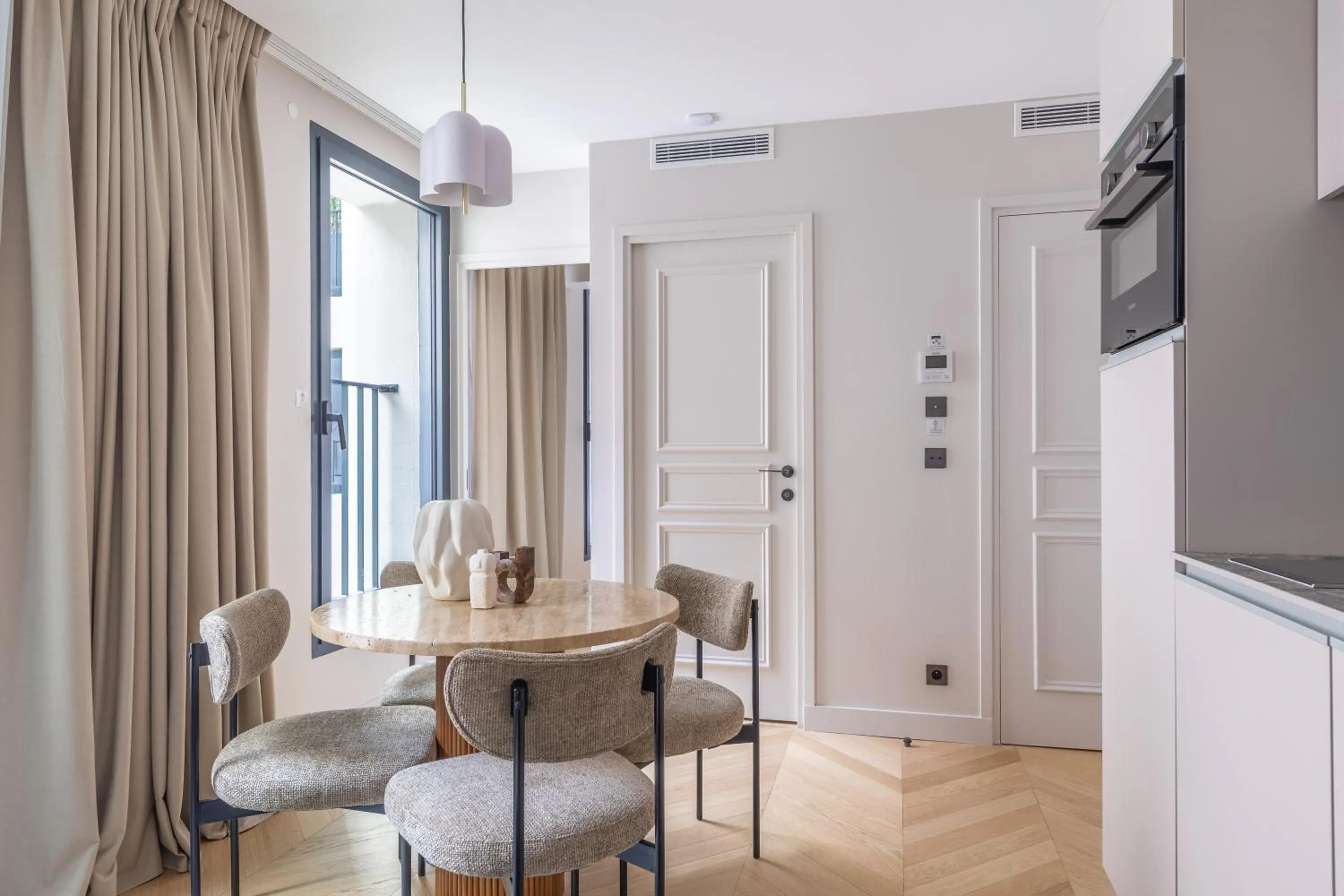 Dining area in Quartier Libre Opera