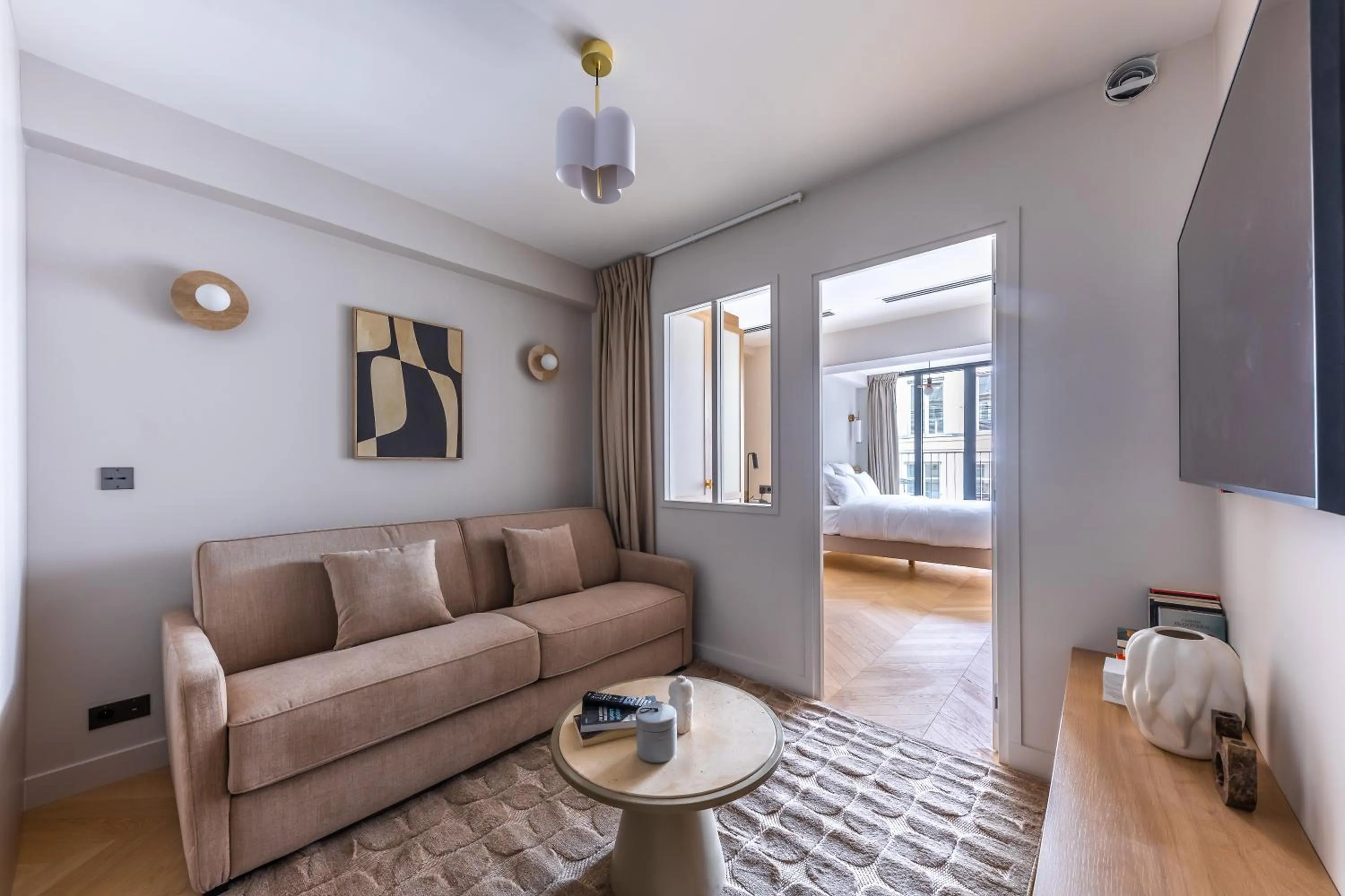 TV and multimedia in Quartier Libre Opera