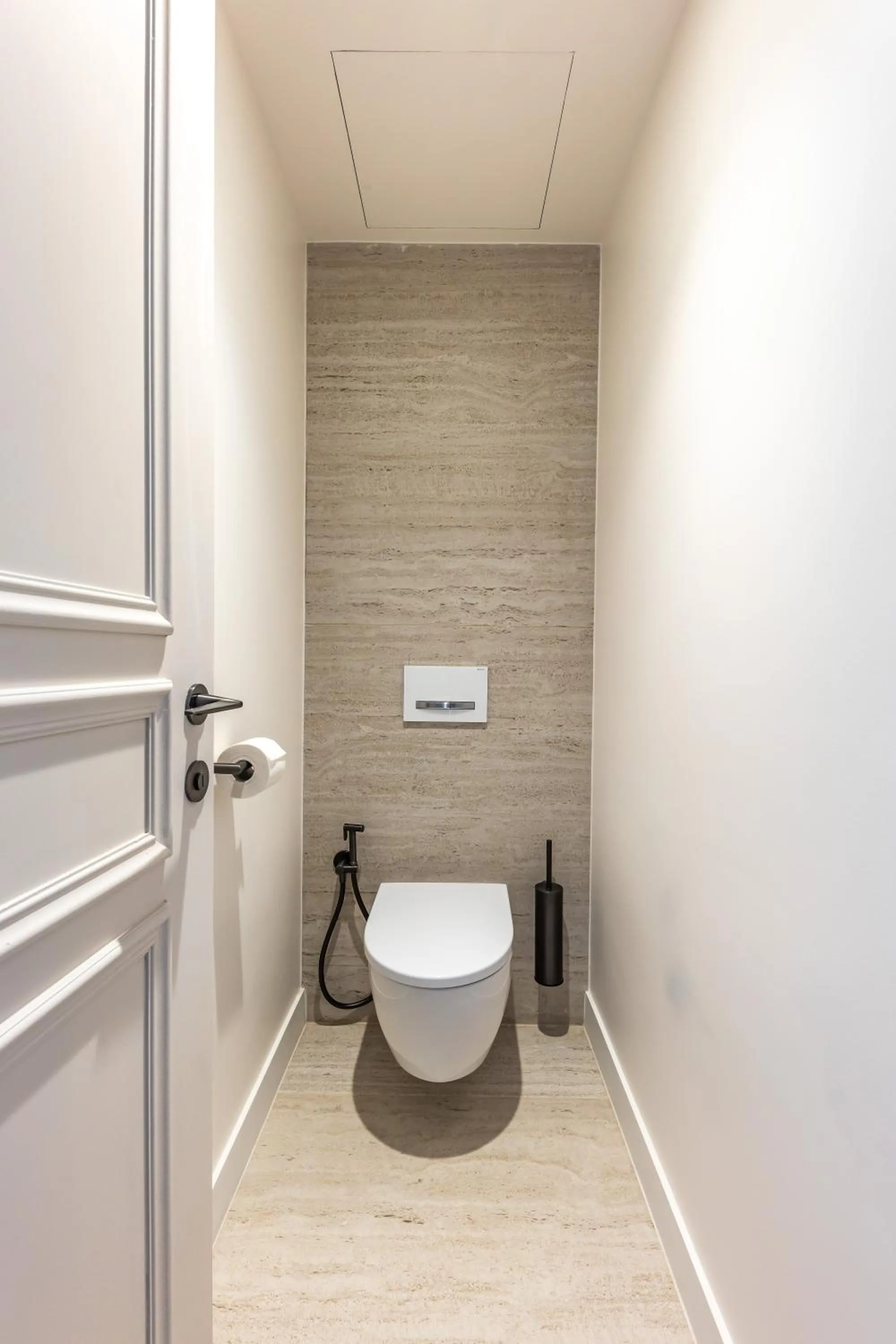 Toilet in Quartier Libre Opera