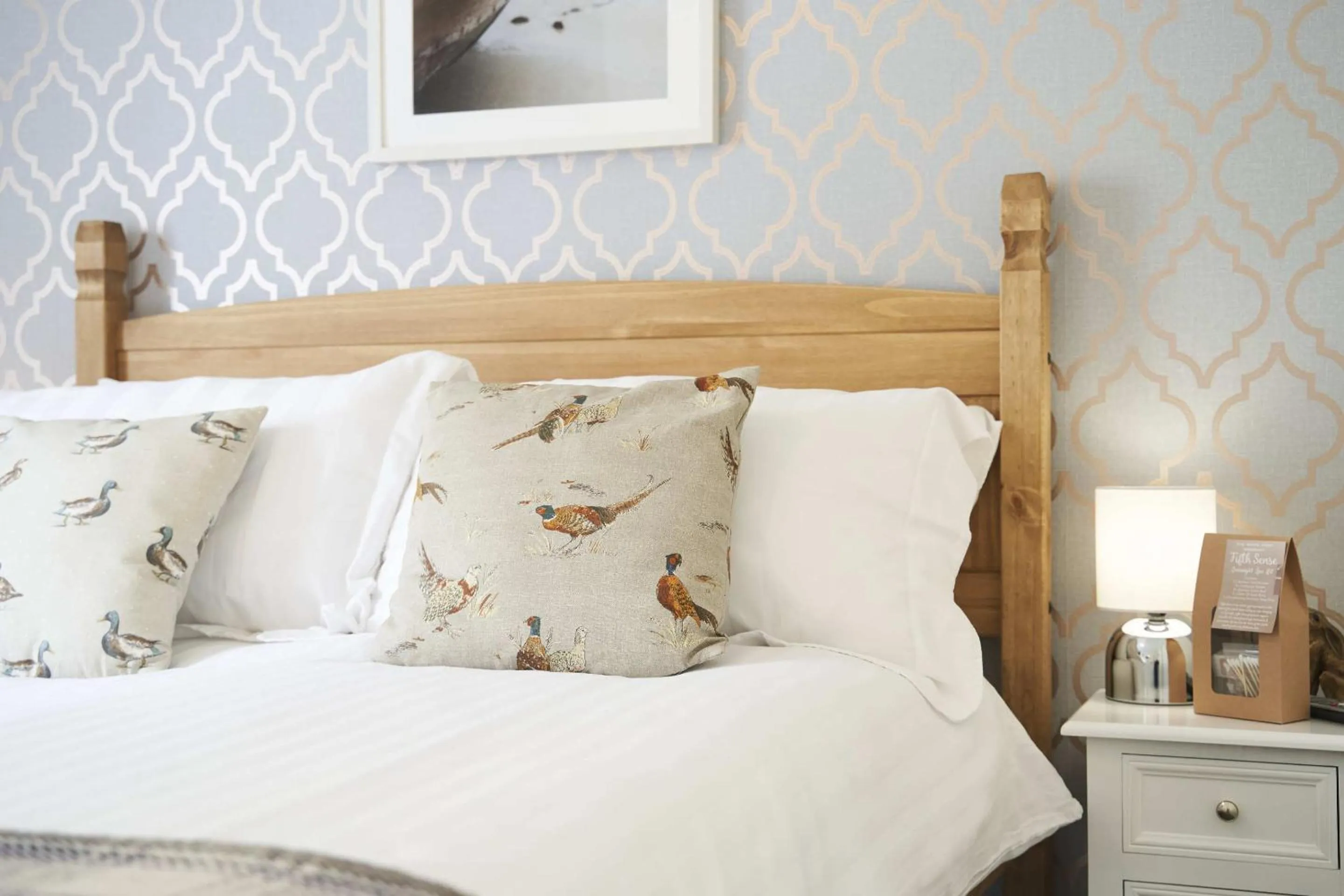 Bedroom, Bed in The White Hart Hotel