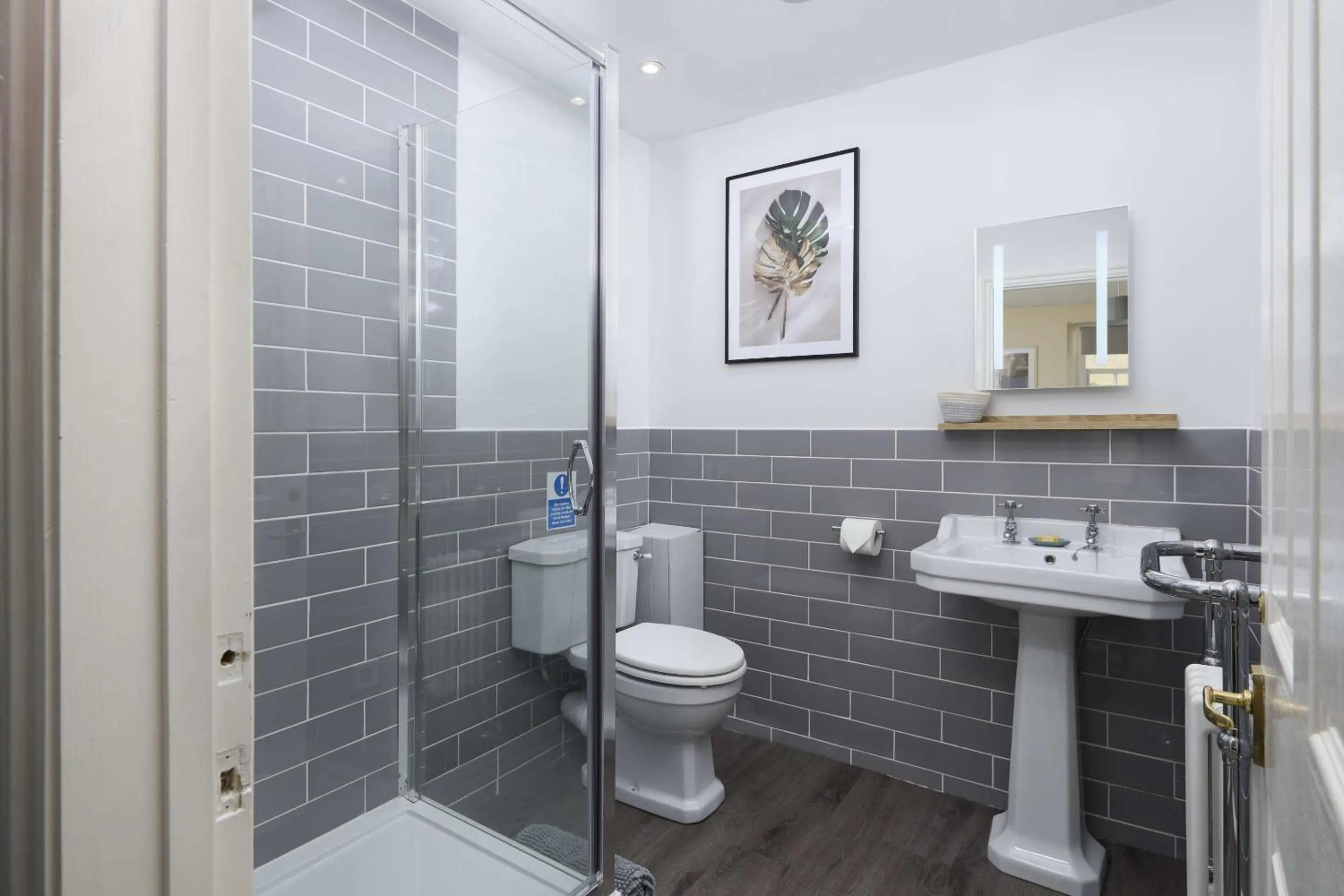 Bathroom in The White Hart Hotel