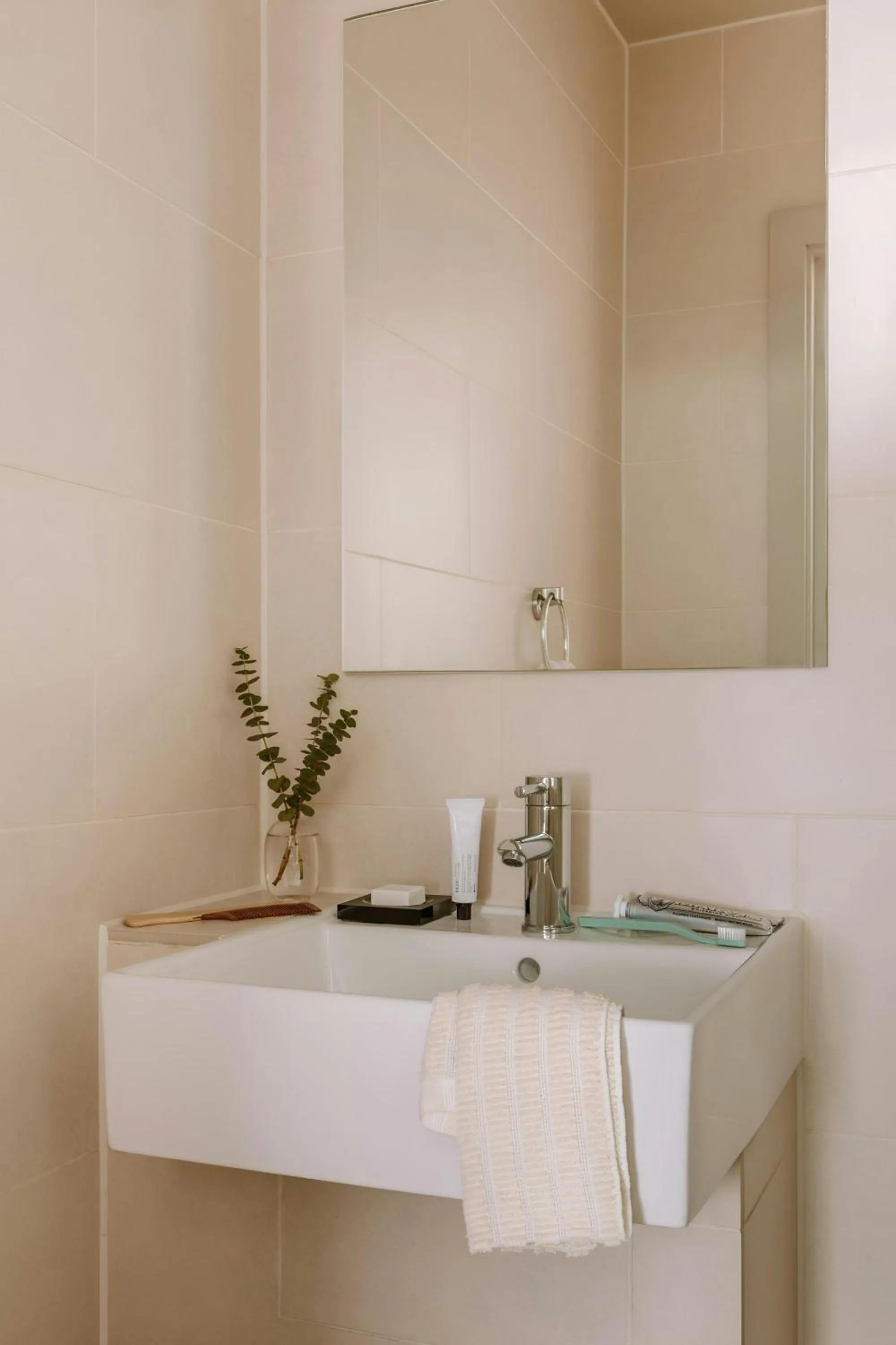 Bathroom in The Gilbert Hotel Kensington, Sonder Hotel by Marriott Bonvoy