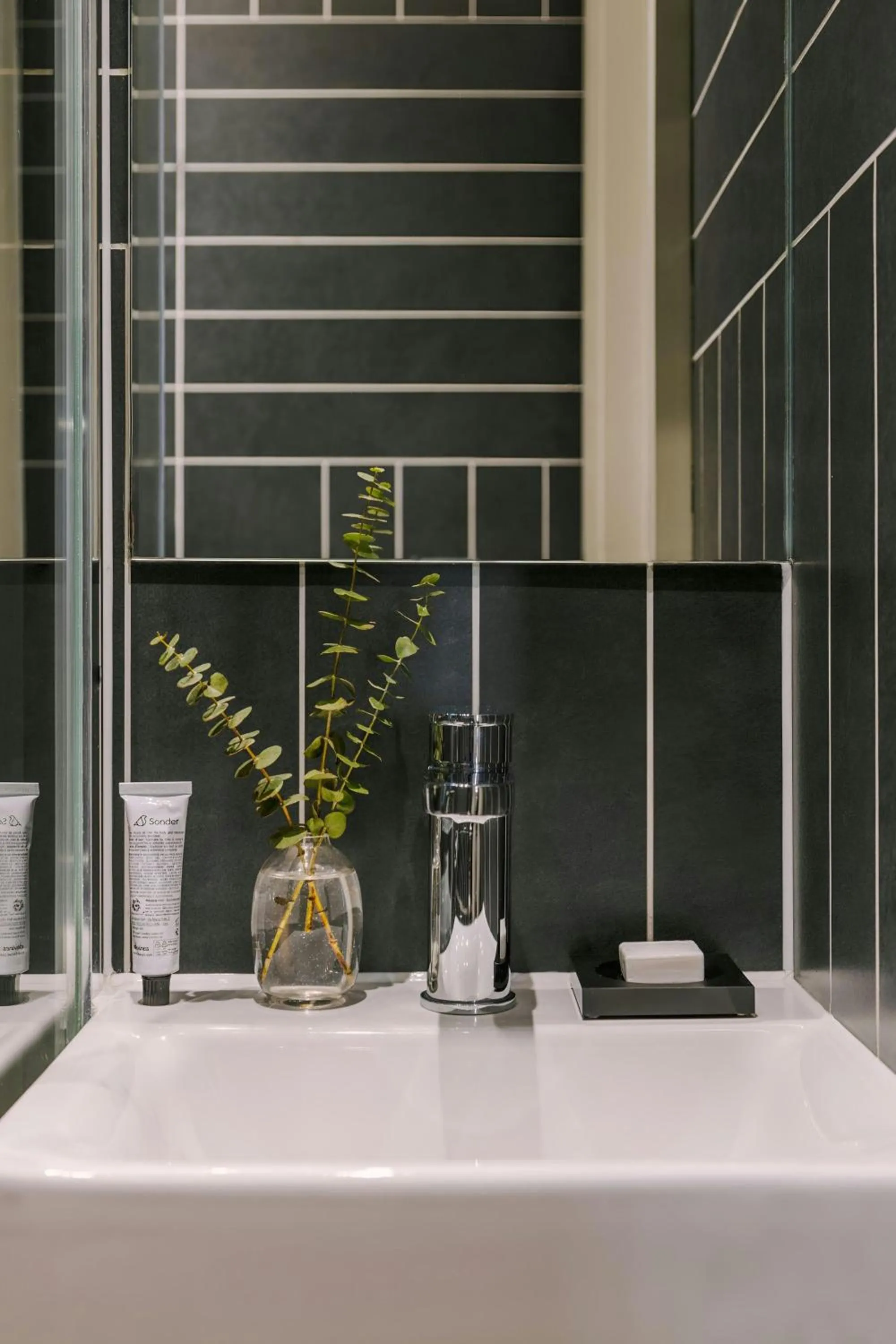 Bathroom in The Gilbert Hotel Kensington, Sonder Hotel by Marriott Bonvoy