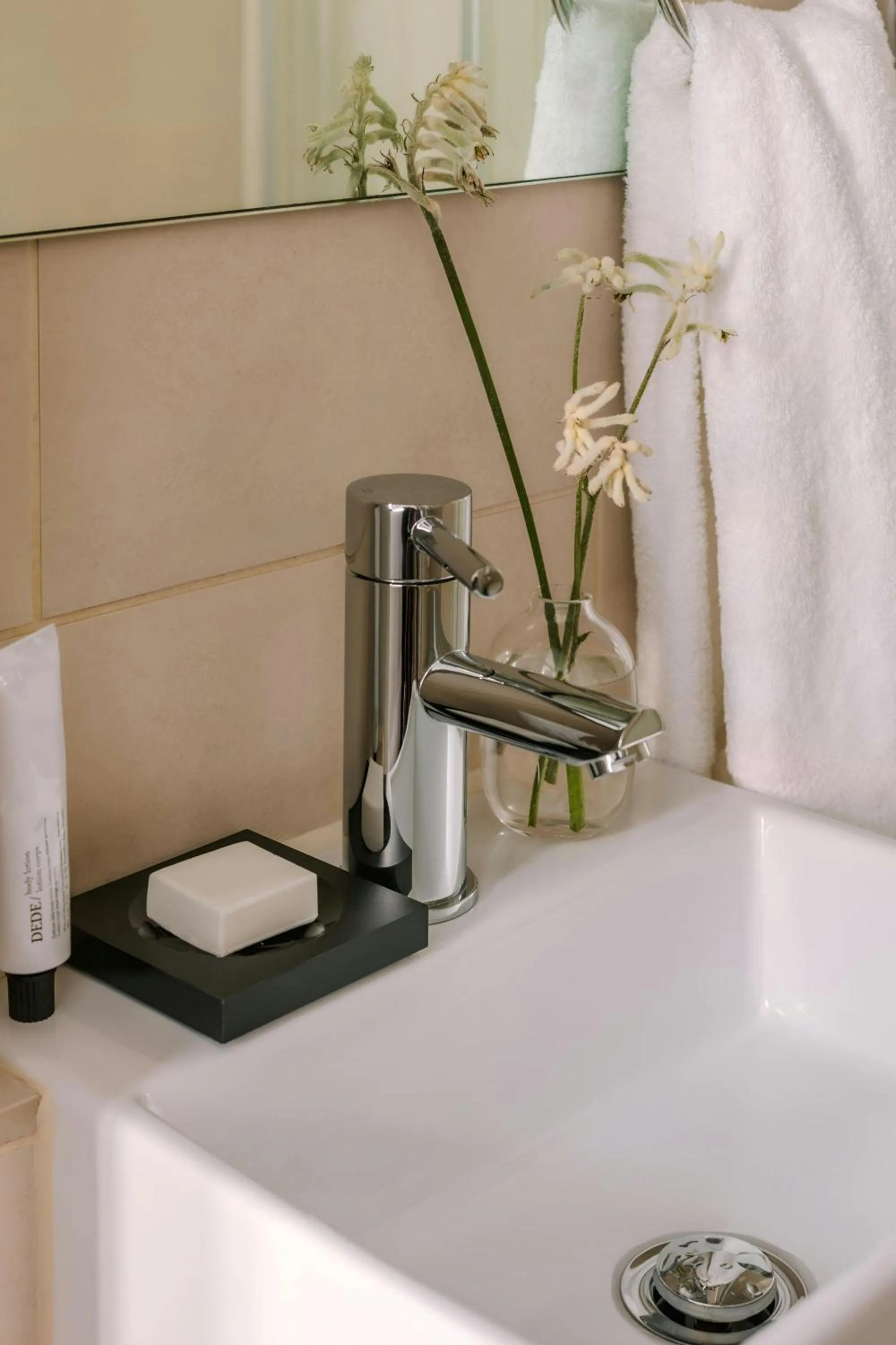 Bathroom in The Gilbert Hotel Kensington, Sonder Hotel by Marriott Bonvoy