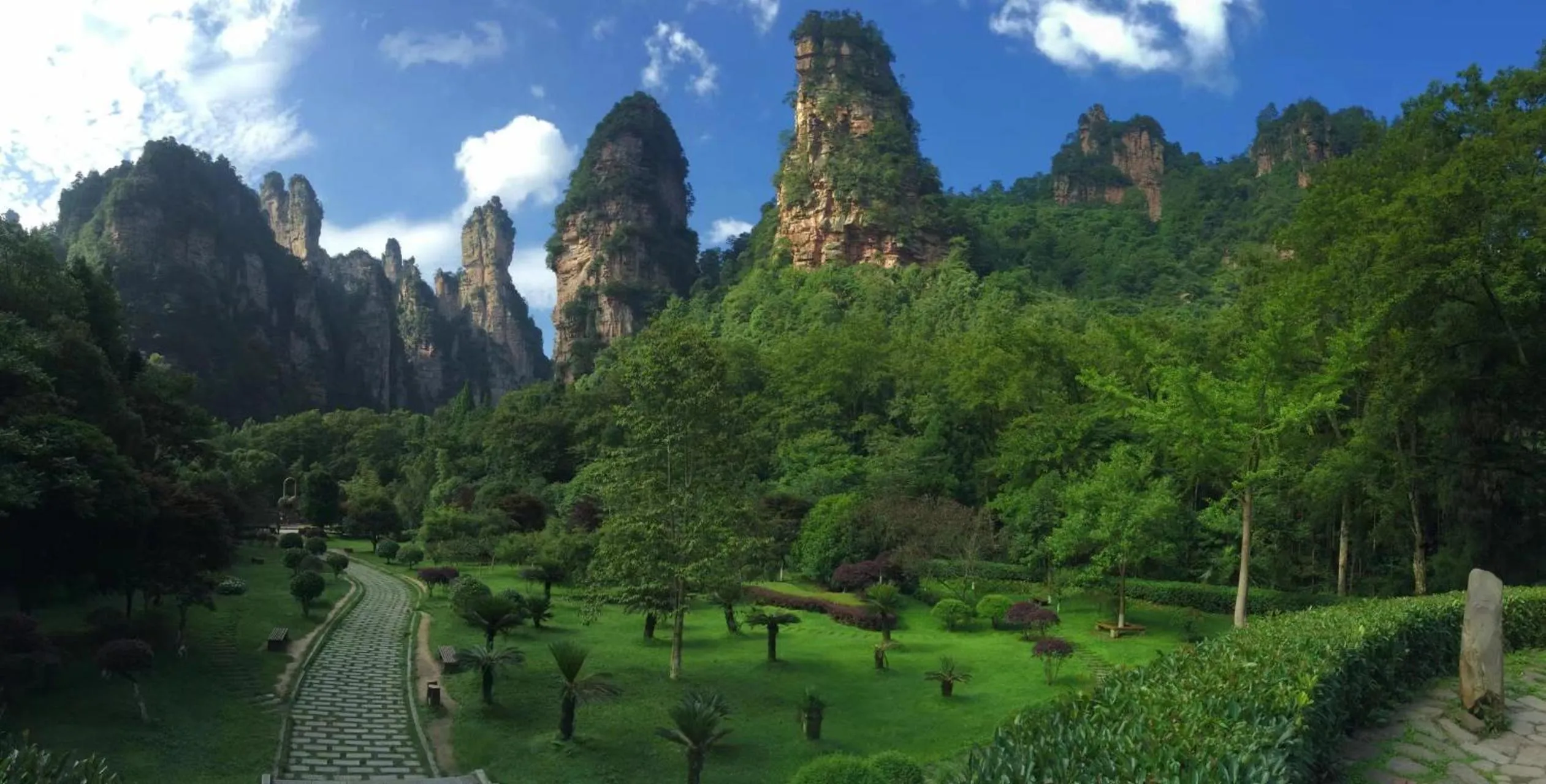 Natural landscape in Destination Youth Hostel-Walk 5 minutes to east entrance of national park,Coffee,Book tickets,Laundry service,Experienced tour guide service