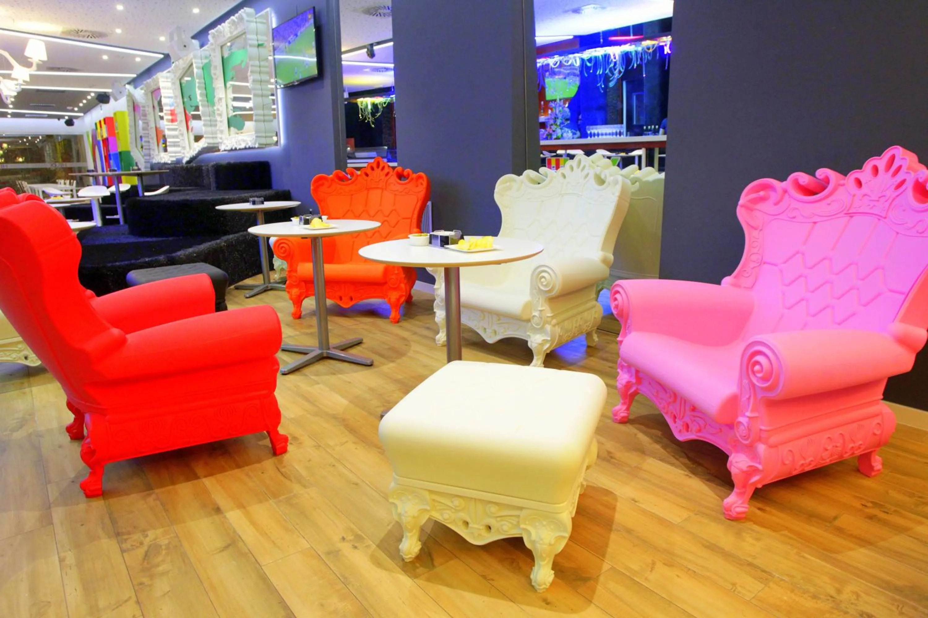 Restaurant/places to eat in Urban Youth Hostel