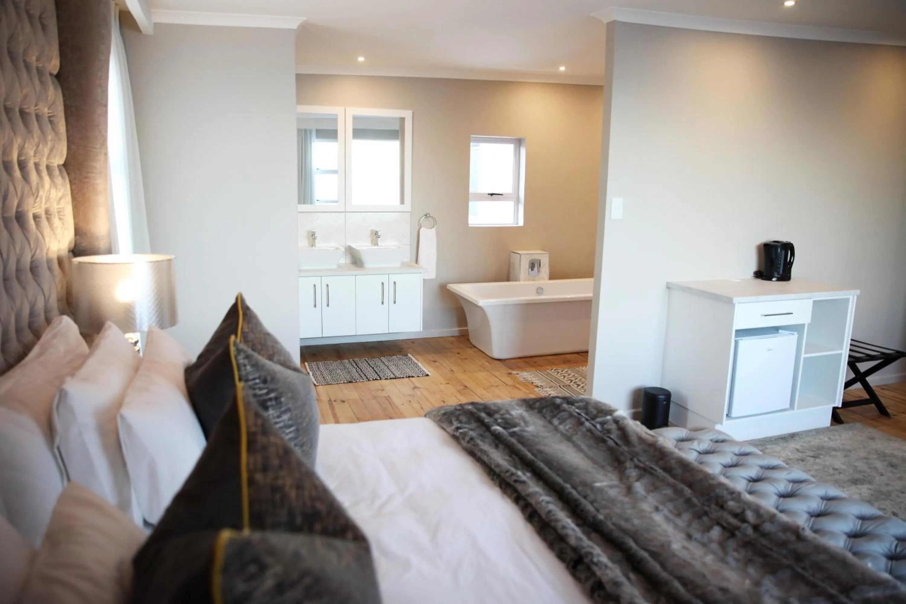 Bathroom, Bed in Eden Guesthouse B&B